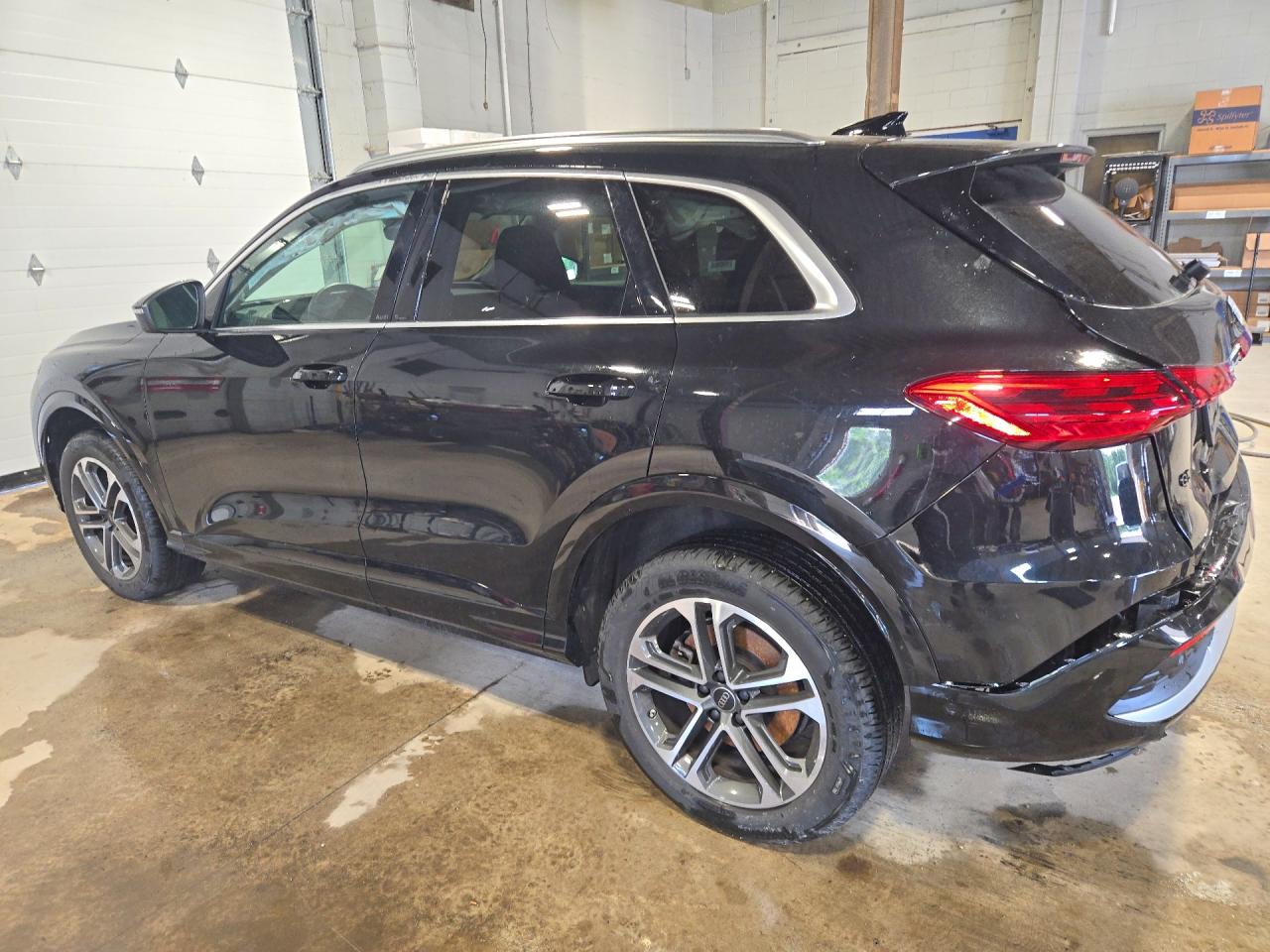 2025 Audi Q5 Premium Plus Черный vin: WA12AAGU8S2030708