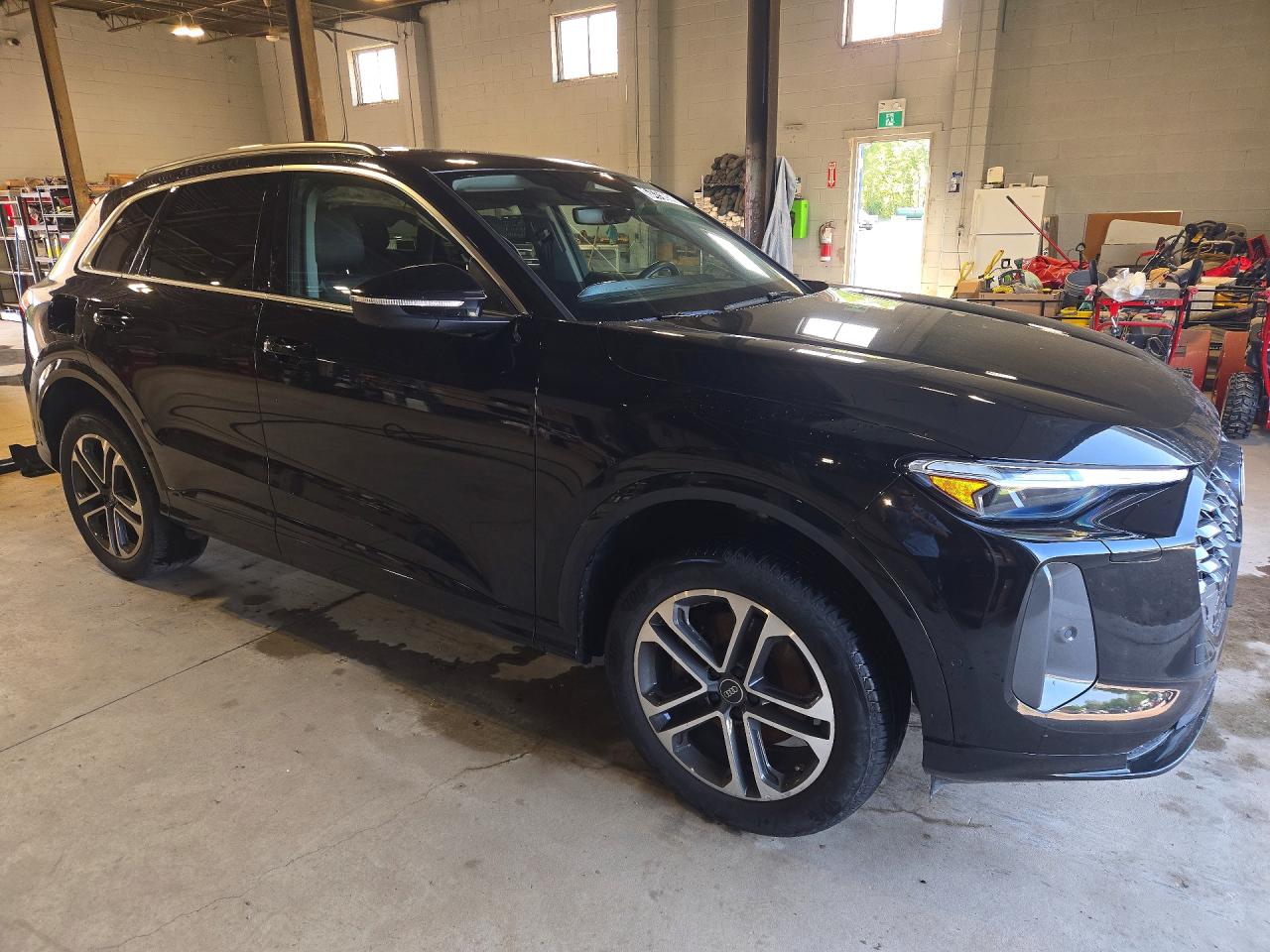 2025 Audi Q5 Premium Plus Черный vin: WA12AAGU8S2030708