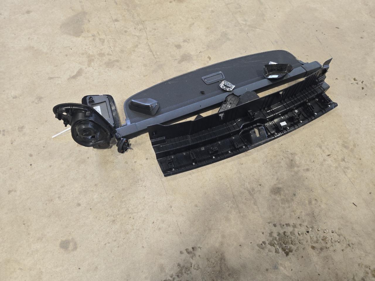 2025 Audi Q5 Premium Plus Черный vin: WA12AAGU8S2030708 Damage: Trunk Trim, Broken, Replacement Required