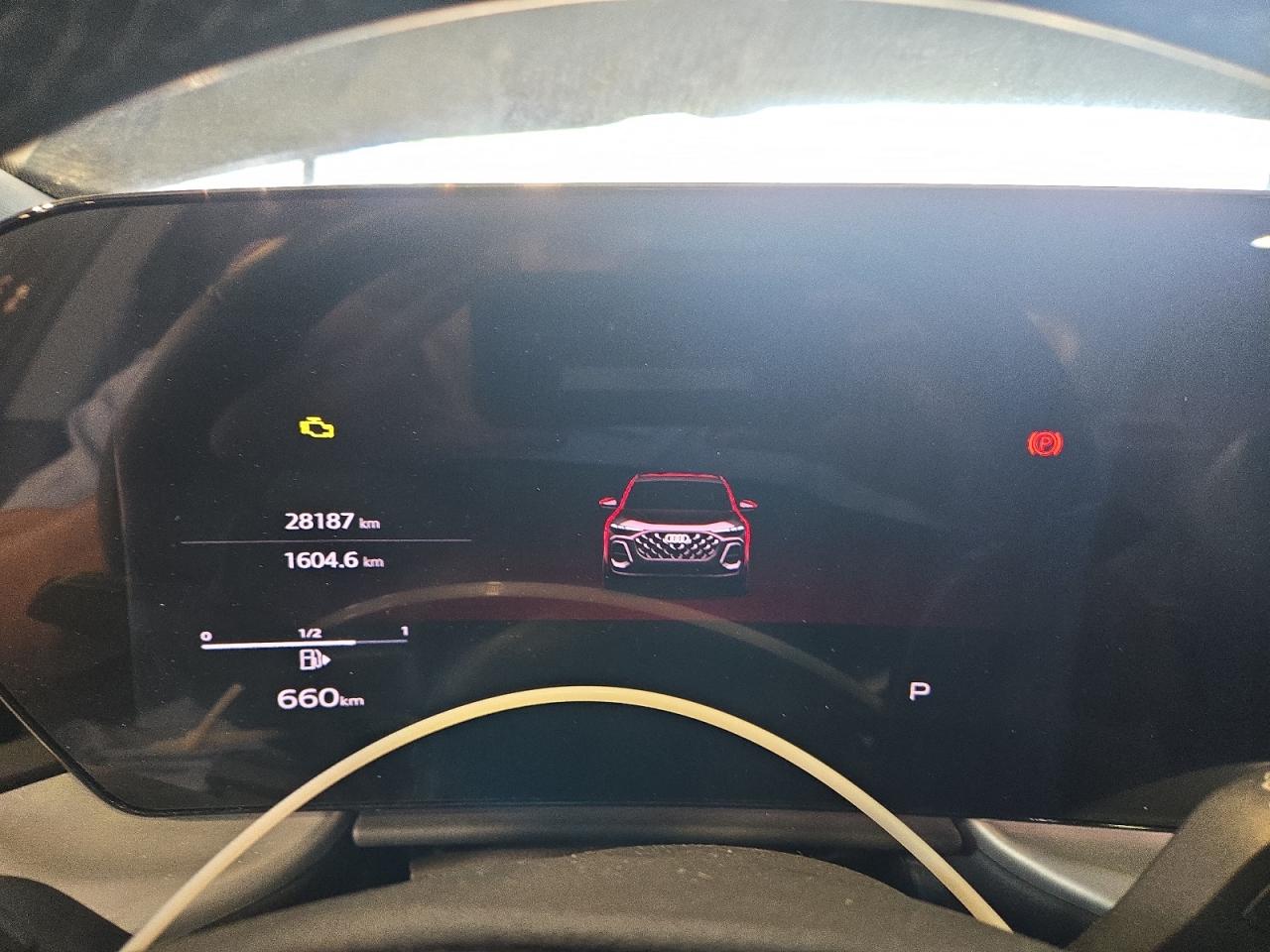 2025 Audi Q5 Premium Plus Черный vin: WA12AAGU8S2030708 Damage: Warning Light - Engine, On, Unacceptable