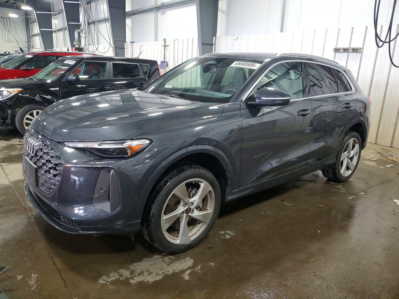 2025 Audi Q5 Premium Plus Gray vin: WA12AAGU9S2038784