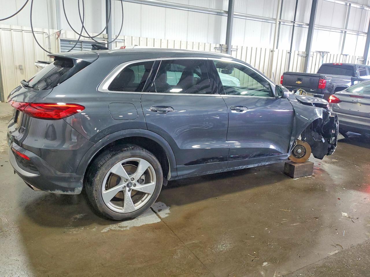 2025 Audi Q5 Premium Plus Gray vin: WA12AAGU9S2038784