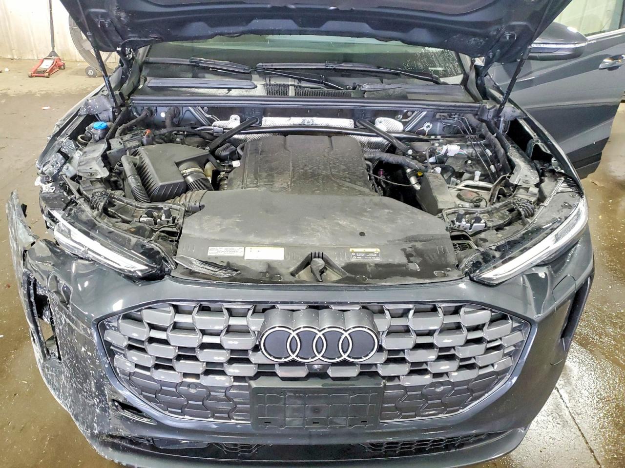 2025 Audi Q5 Premium Plus Gray vin: WA12AAGU9S2038784