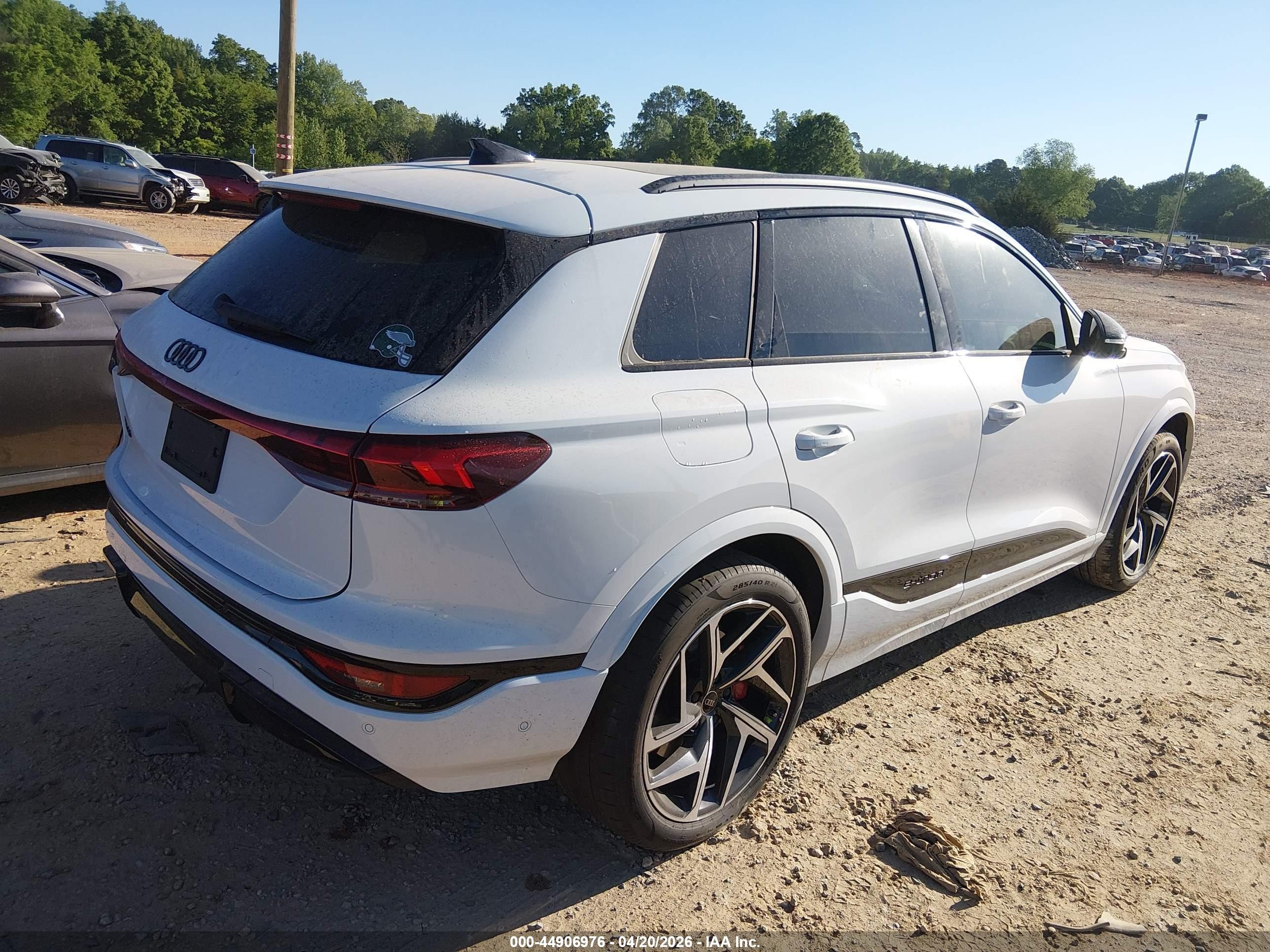 2025 Audi Sq6 E-tron Prestige Quattro White vin: WA135BGFXSA040646