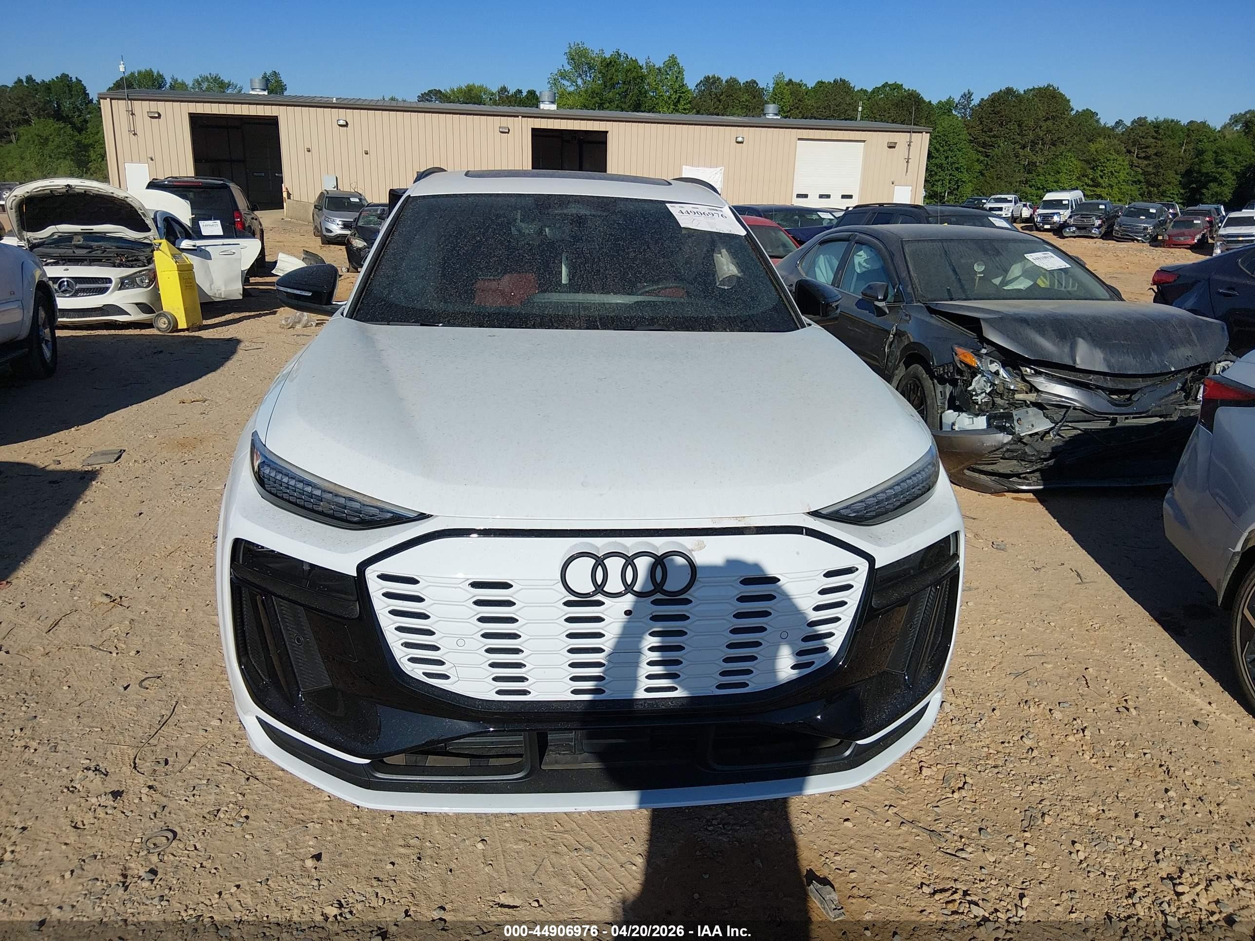 2025 Audi Sq6 E-tron Prestige Quattro White vin: WA135BGFXSA040646