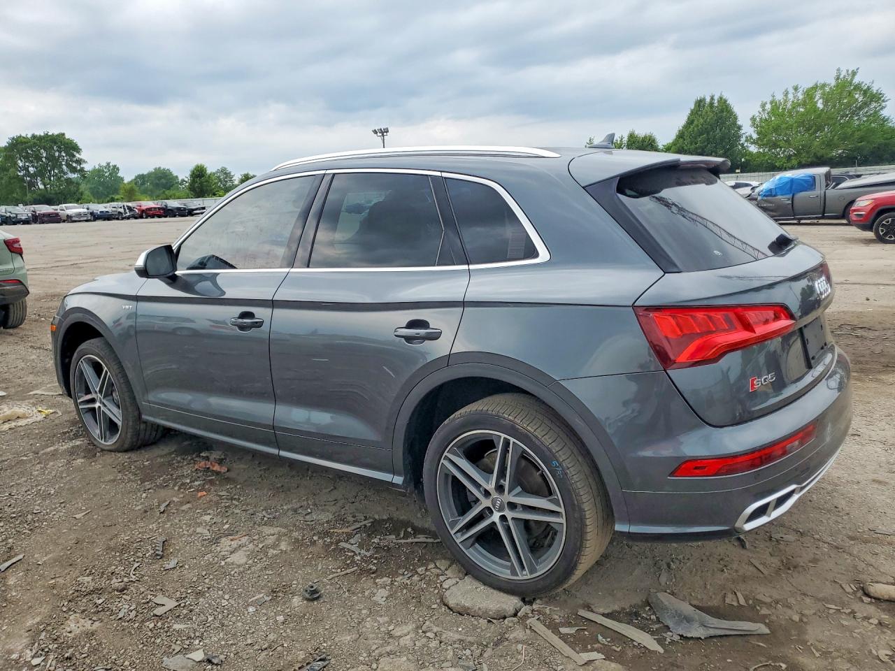 2018 Audi Sq5 Premium Plus Charcoal vin: WA1A4AFY1J2199362