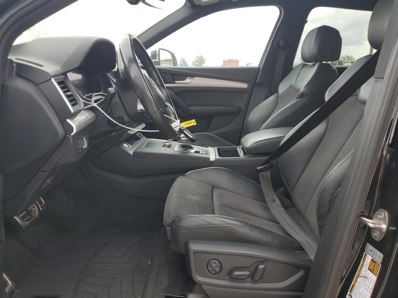2018 Audi Sq5 Premium Plus Черный vin: WA1A4AFY2J2008032