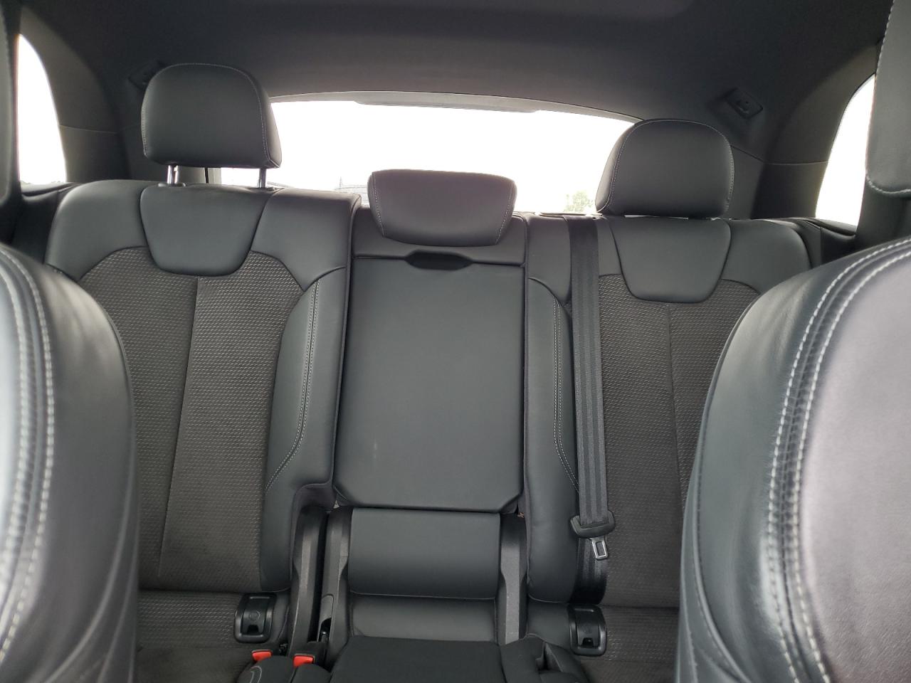 2018 Audi Sq5 Premium Plus Черный vin: WA1A4AFY2J2008032