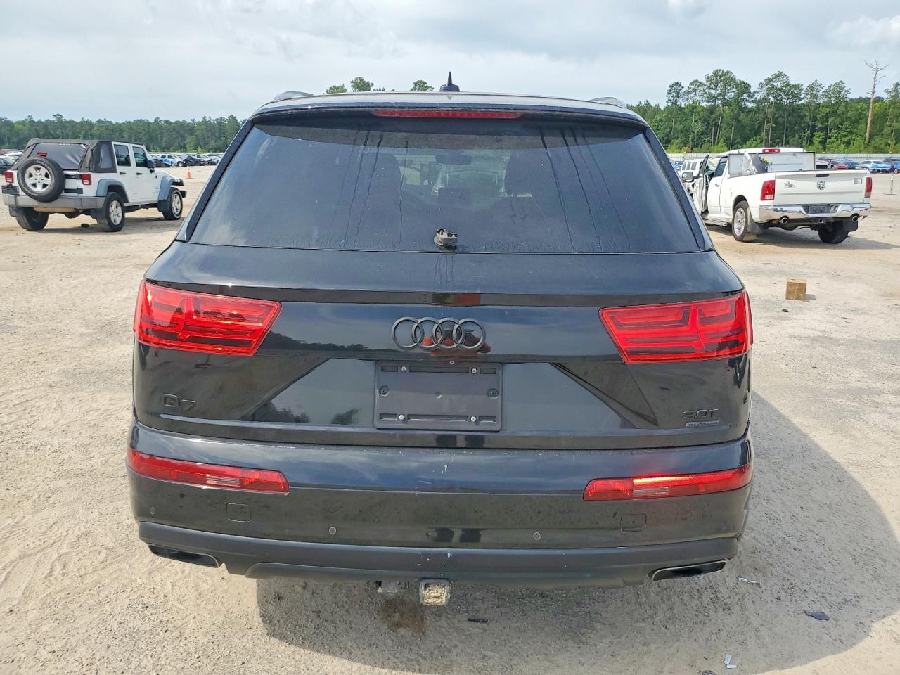 2017 Audi Q7 Premium Black vin: WA1AAAF72HD057553