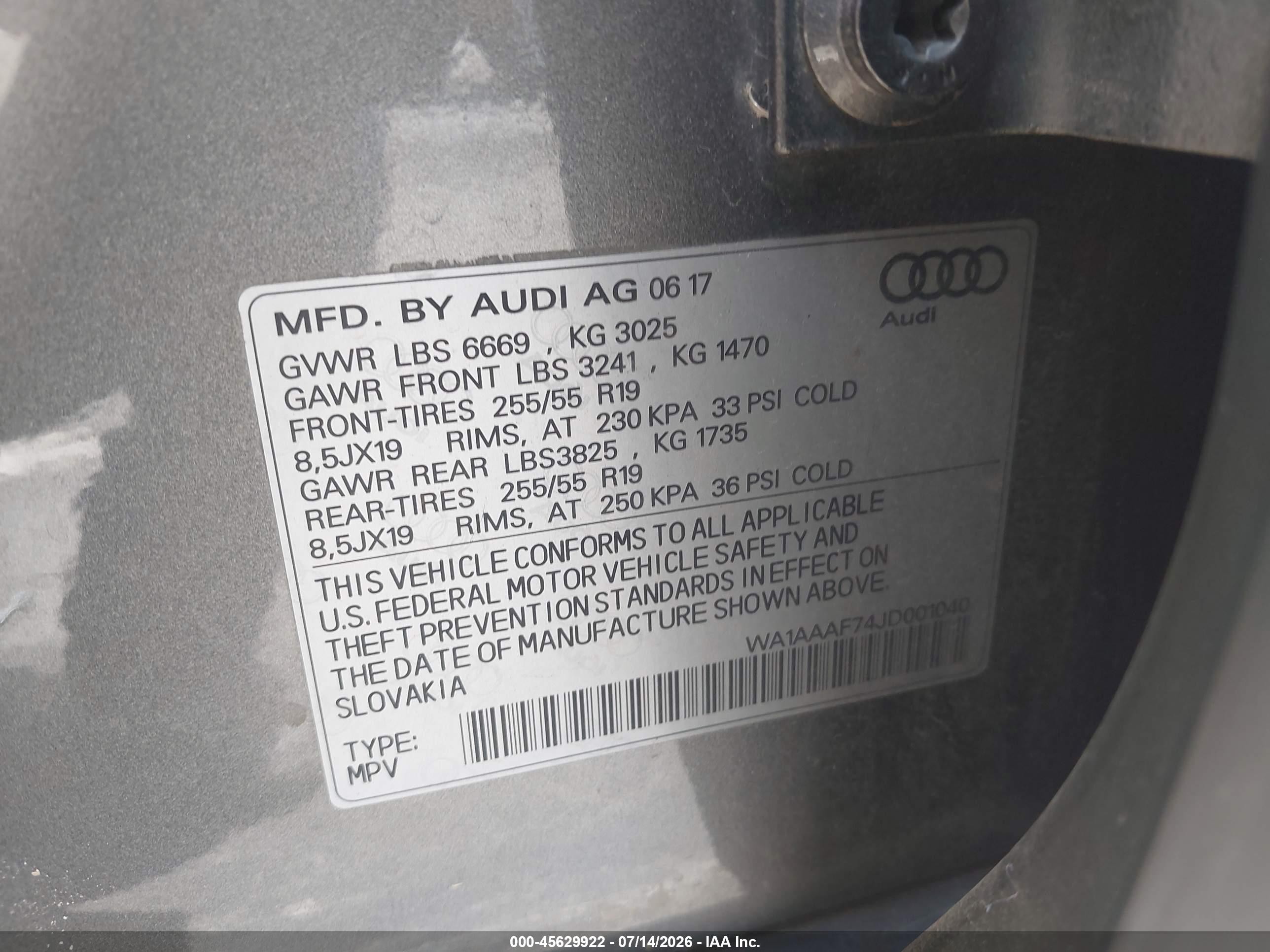 2018 Audi Q7 3.0t Premium Серый vin: WA1AAAF74JD001040