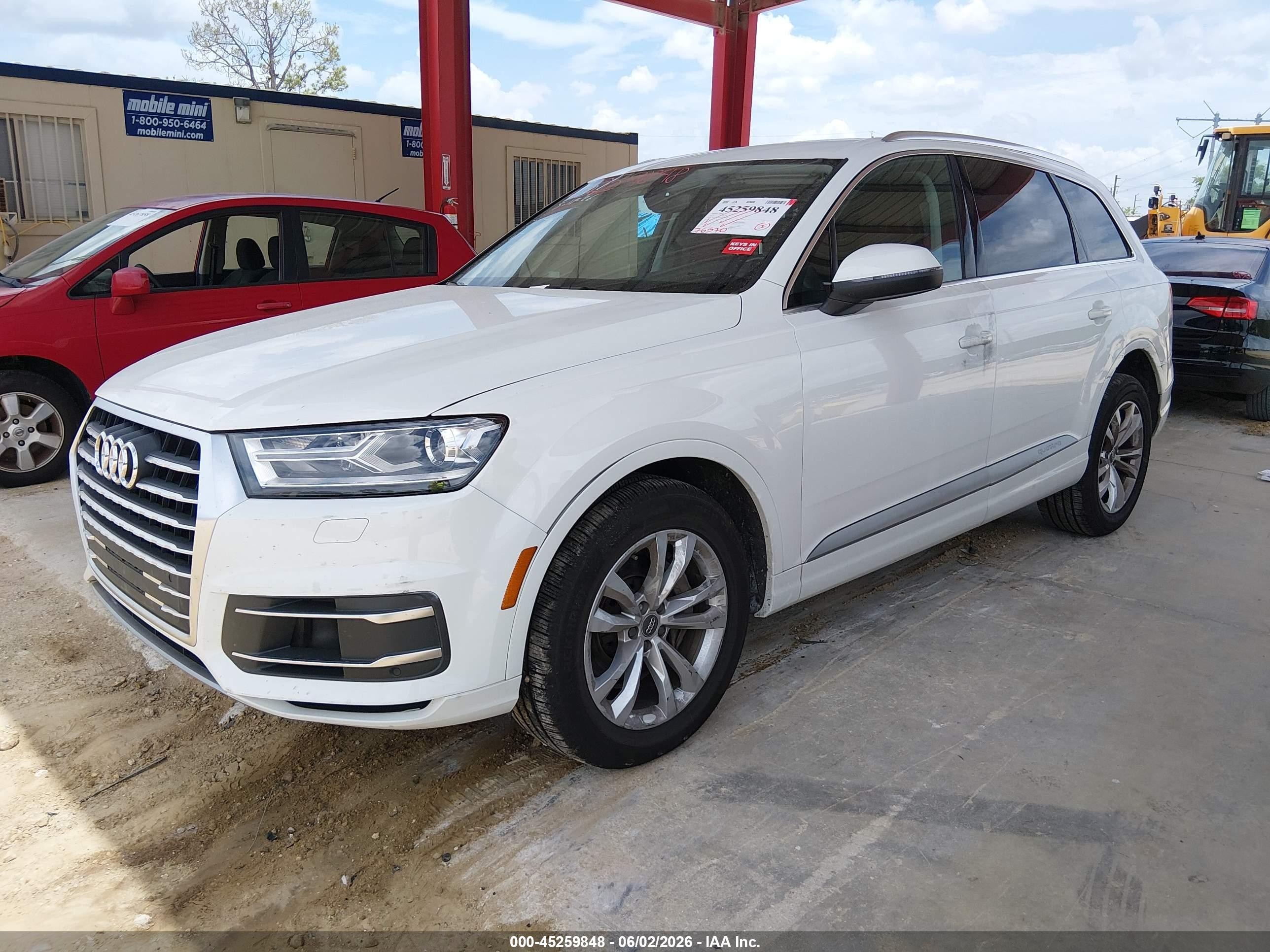 2018 Audi Q7 3.0t Premium White vin: WA1AAAF75JD005467