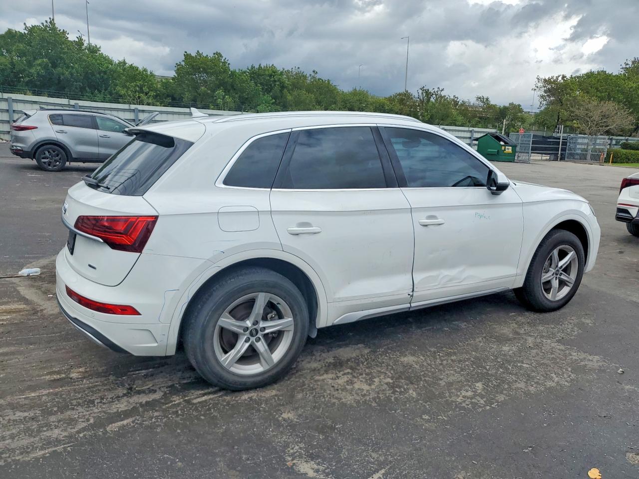 2021 Audi Q5 Premium White vin: WA1AAAFY0M2099749