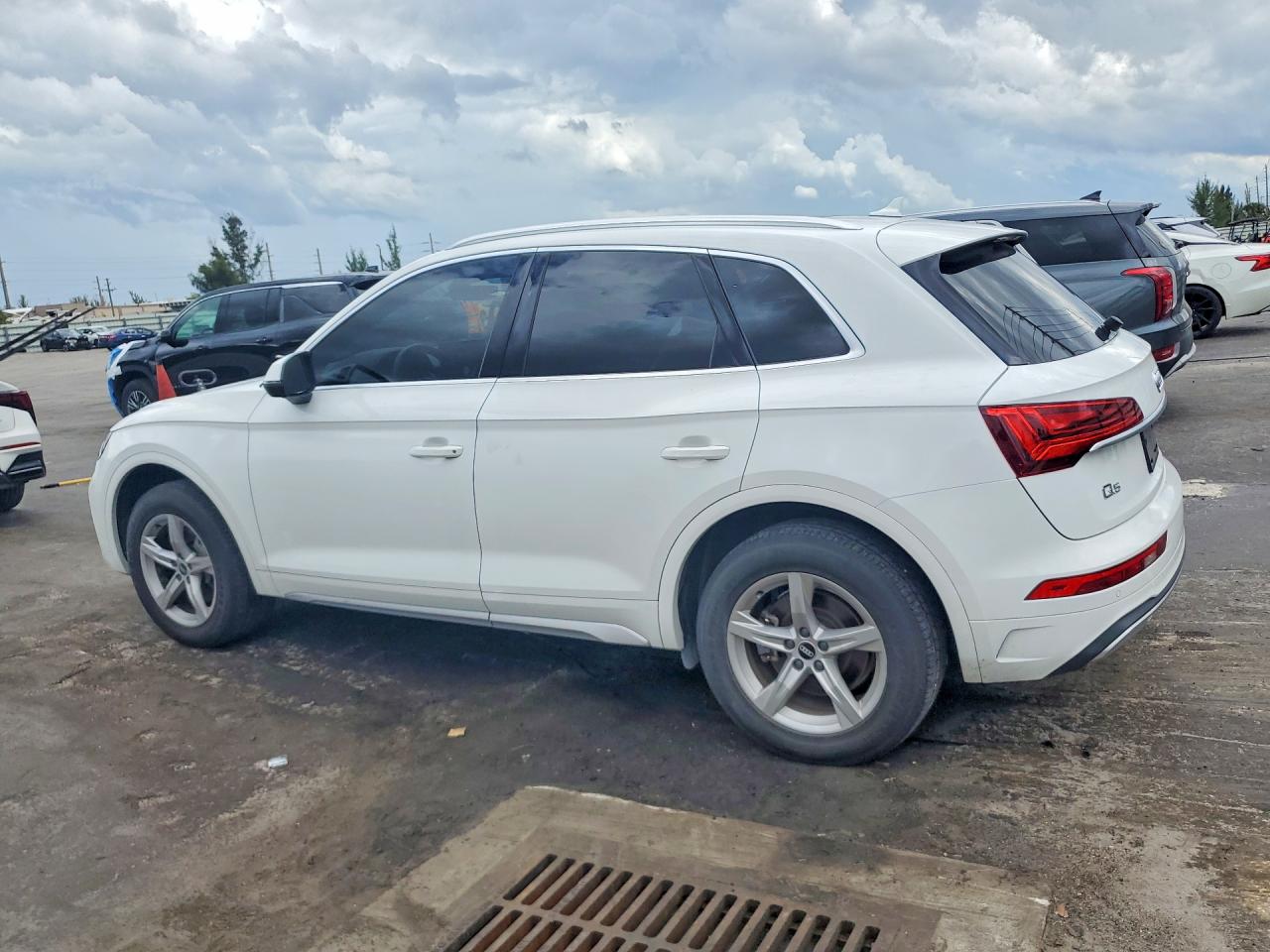 2021 Audi Q5 Premium White vin: WA1AAAFY0M2099749