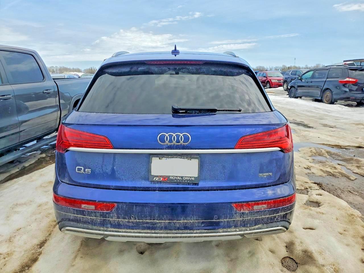 2021 Audi Q5 Premium Blue vin: WA1AAAFY6M2065363