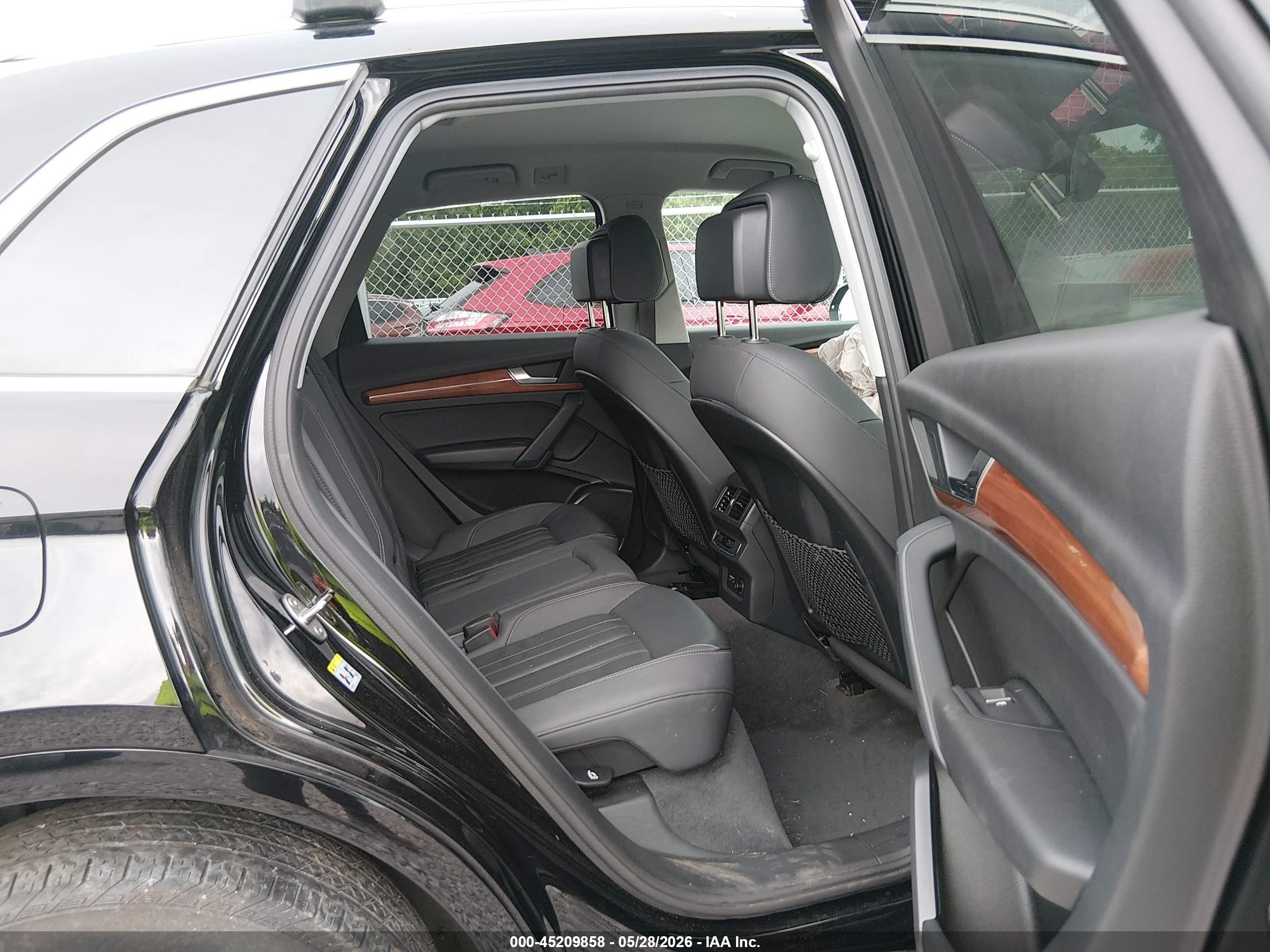 2021 Audi Q5 Premium 45 Tfsi Quattro S Tronic Black vin: WA1AAAFYXM2009023