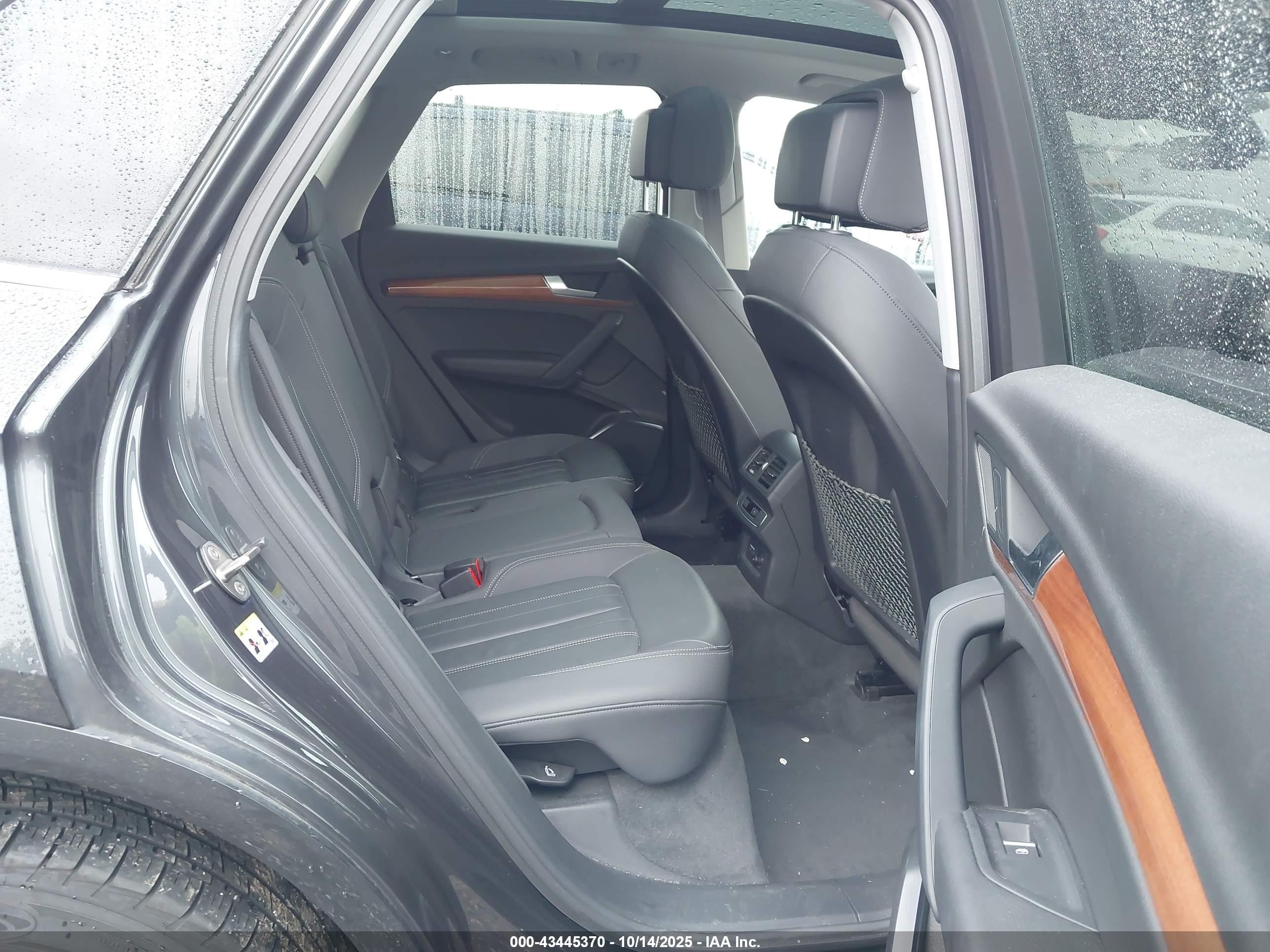 2021 Audi Q5 Premium 45 Tfsi Quattro S Tronic Gray vin: WA1AAAFYXM2024492