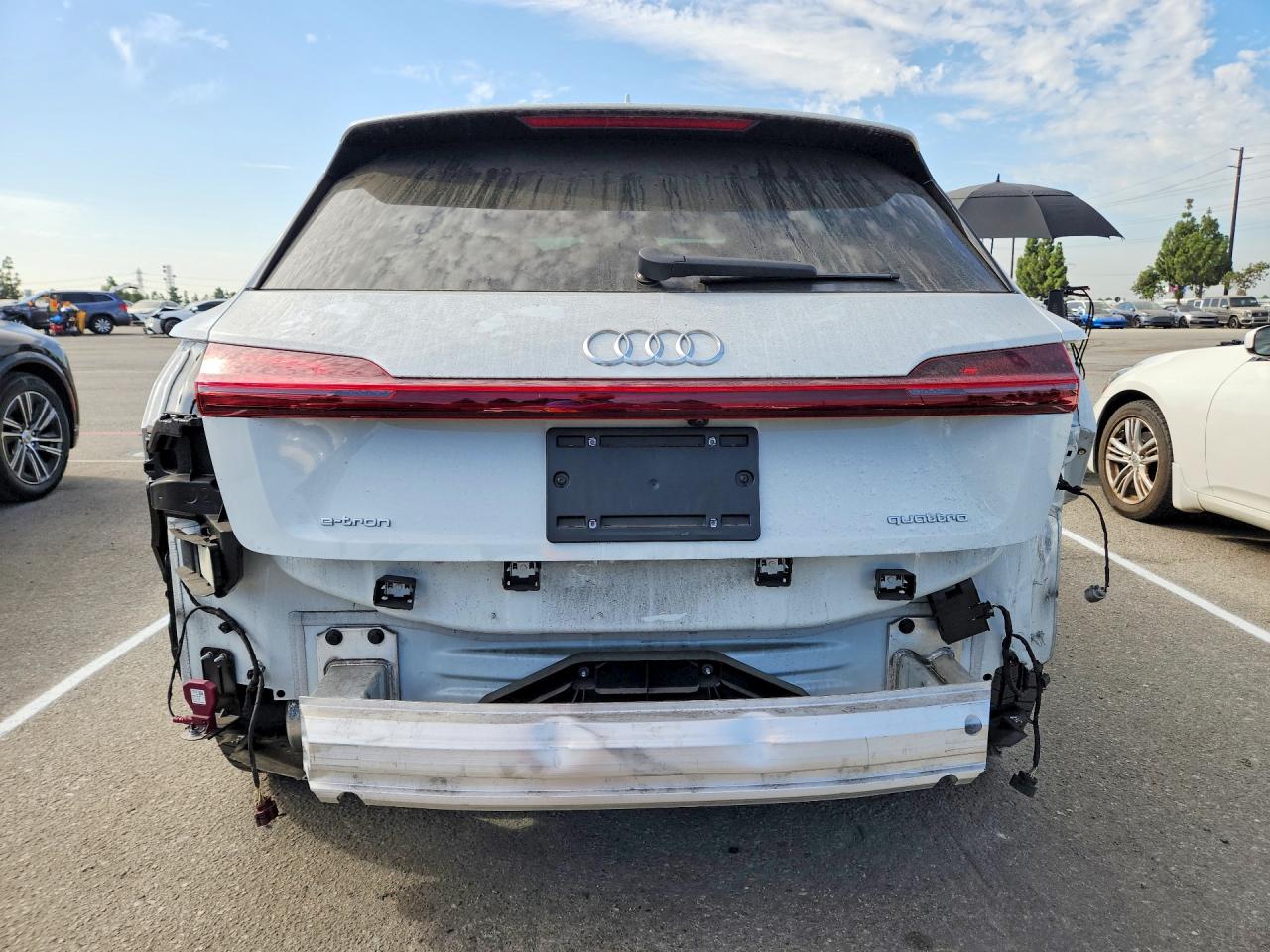2021 Audi E-tron Premium White vin: WA1AAAGE5MB032441