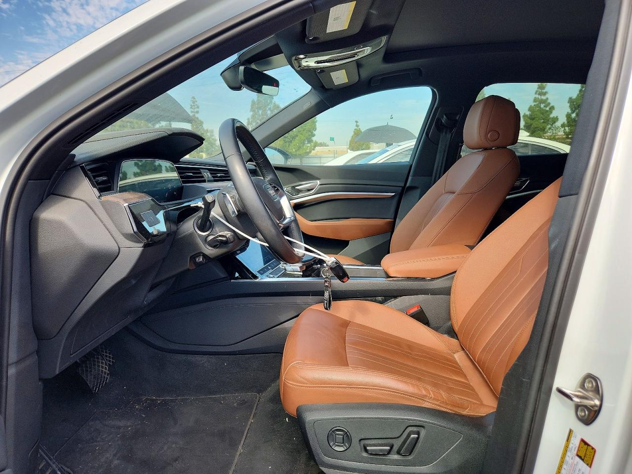 2021 Audi E-tron Premium White vin: WA1AAAGE5MB032441