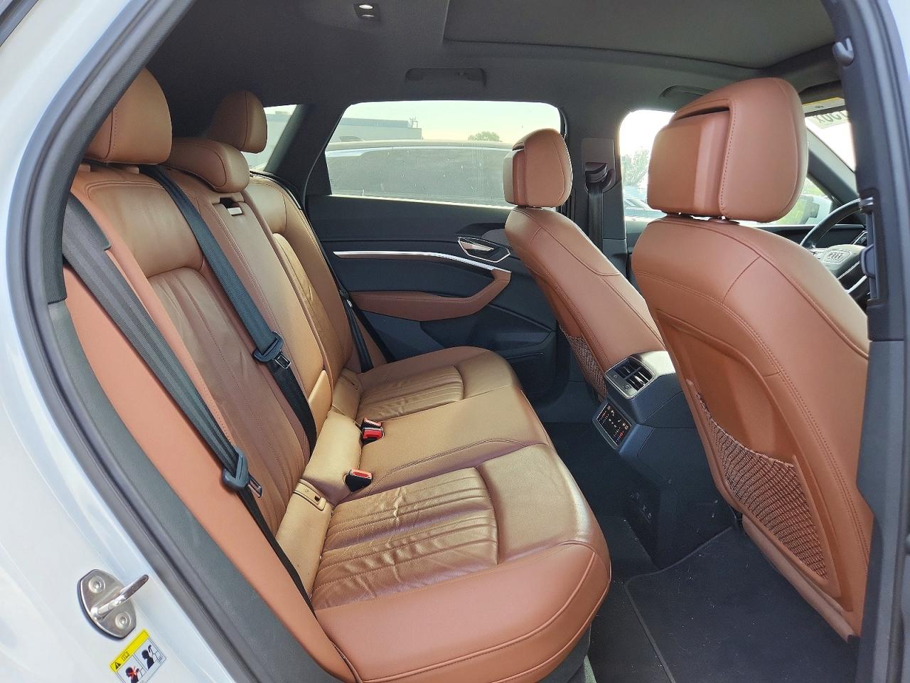 2021 Audi E-tron Premium White vin: WA1AAAGE5MB032441