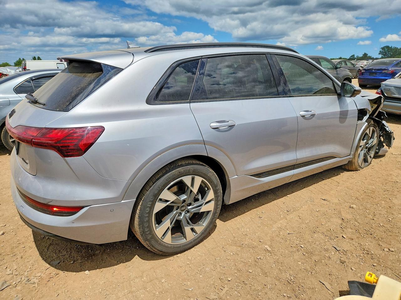 2022 Audi E-tron Premium Silver vin: WA1AAAGE8NB047453