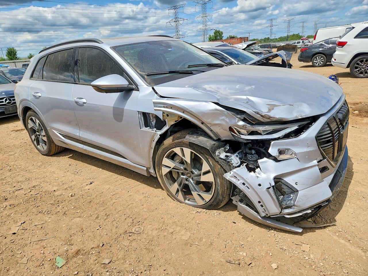 2022 Audi E-tron Premium Silver vin: WA1AAAGE8NB047453