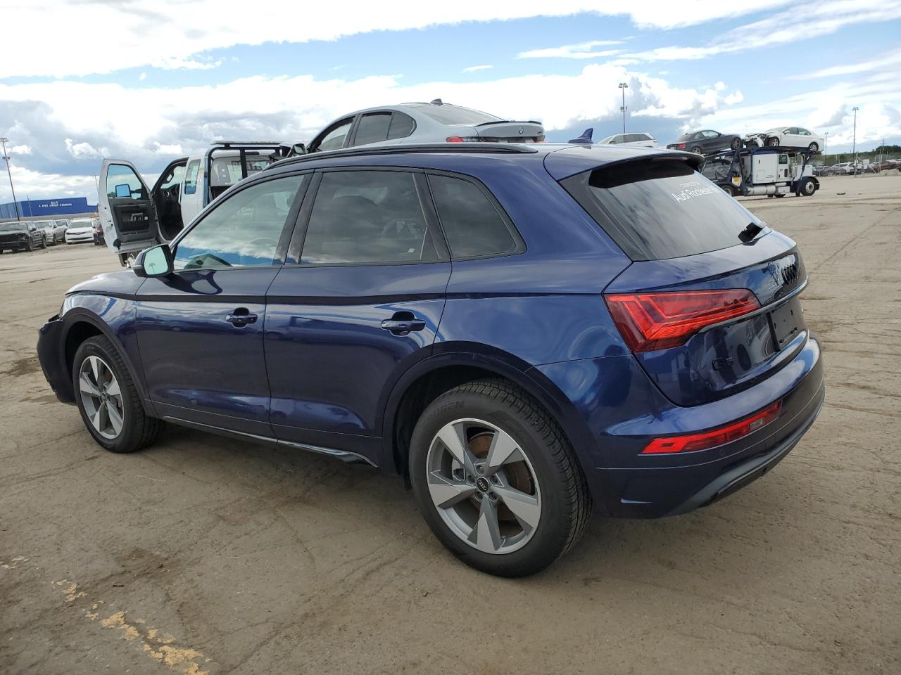 2025 Audi Q5 Premium 40 Blue vin: WA1ABAFY2S2046870