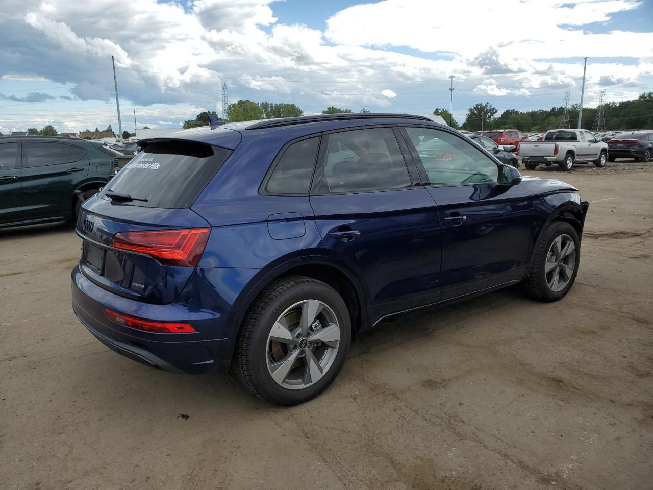 2025 Audi Q5 Premium 40 Blue vin: WA1ABAFY2S2046870
