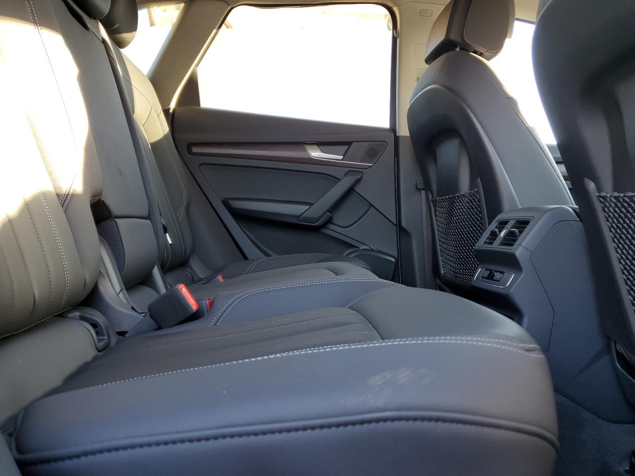 2025 Audi Q5 Premium 40 Silver vin: WA1ABAFY4S2026345