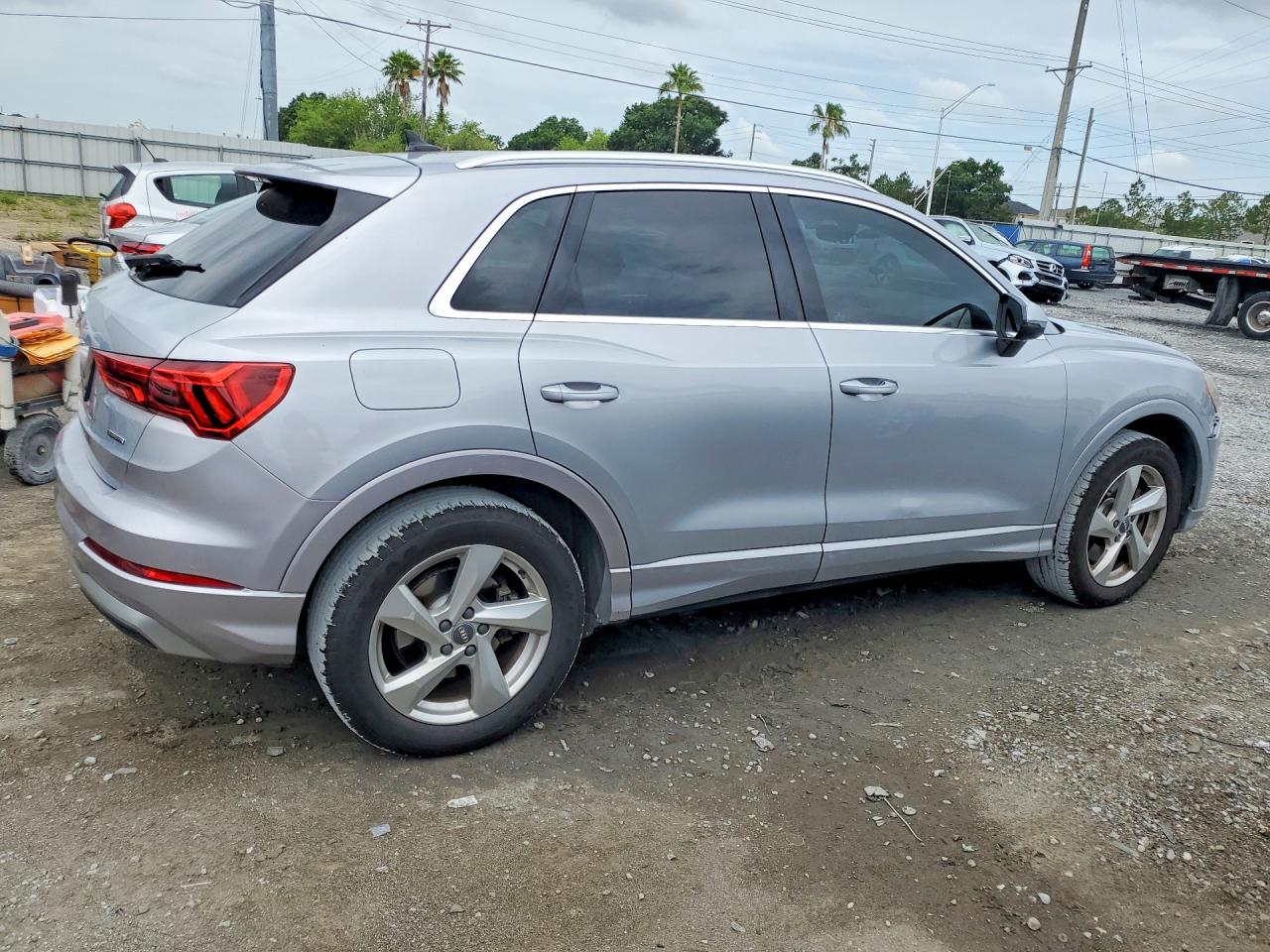 2019 Audi Q3 Premium Gray vin: WA1AECF31K1078383
