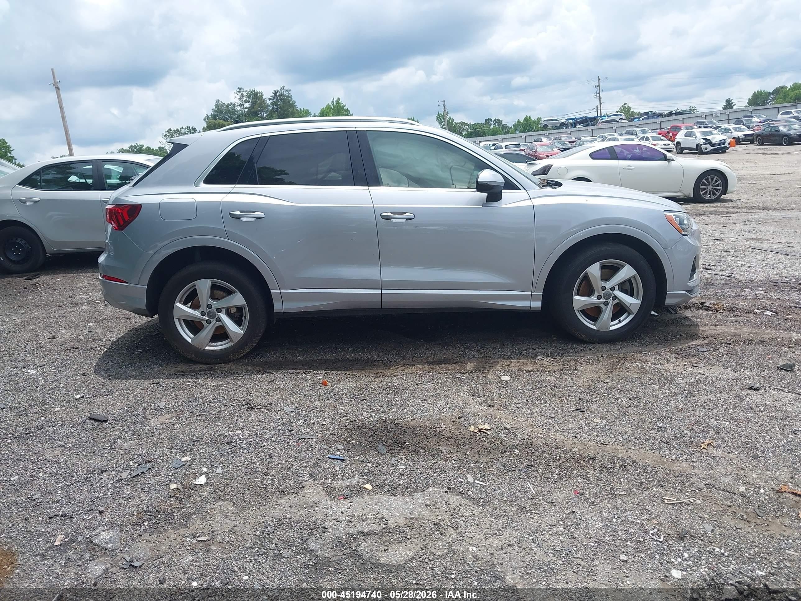 2020 Audi Q3 Premium 45 Tfsi Quattro Tiptronic Silver vin: WA1AECF31L1102621