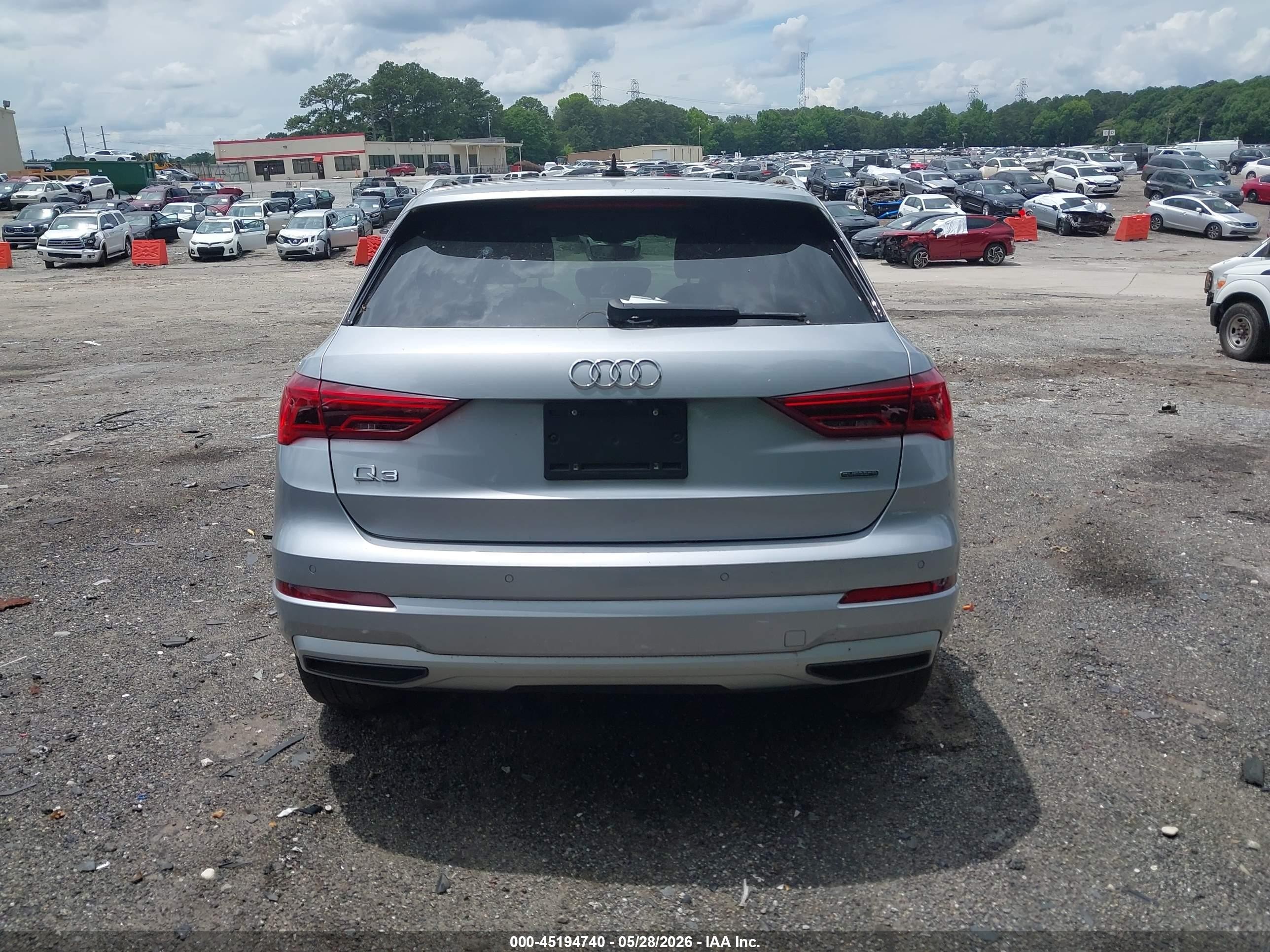 2020 Audi Q3 Premium 45 Tfsi Quattro Tiptronic Silver vin: WA1AECF31L1102621