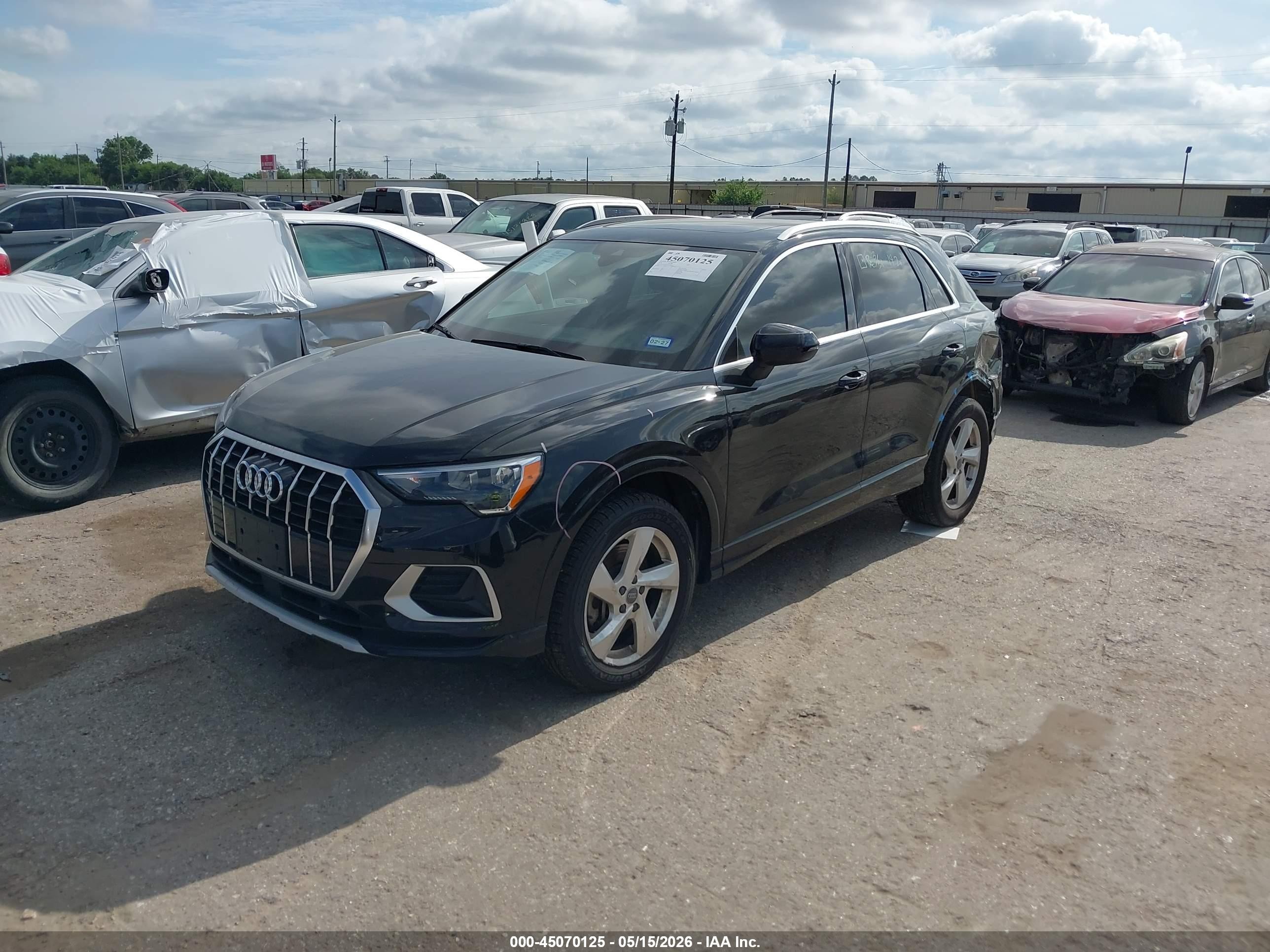 2020 Audi Q3 Premium 45 Tfsi Quattro Tiptronic Black vin: WA1AECF33L1108579