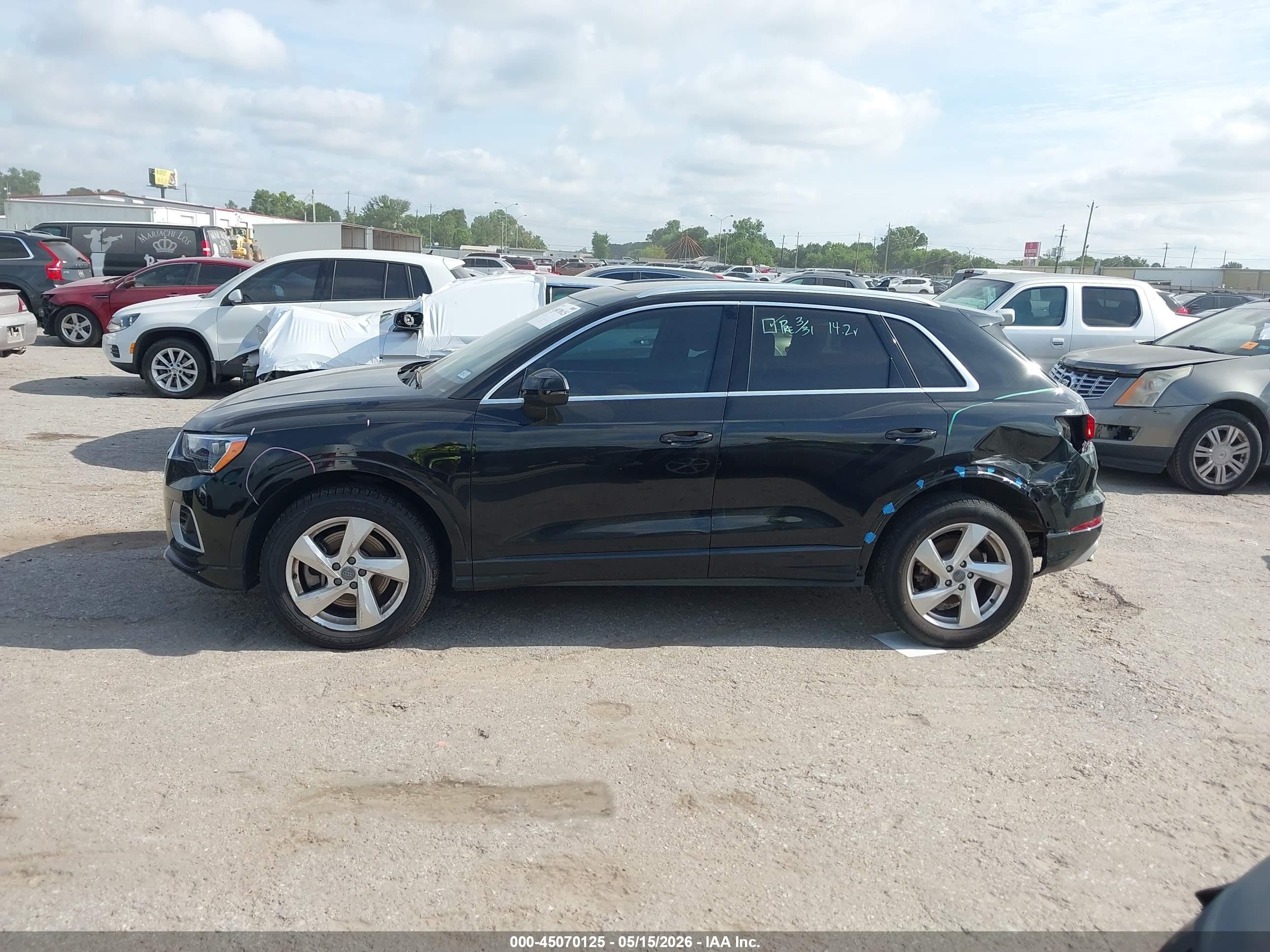 2020 Audi Q3 Premium 45 Tfsi Quattro Tiptronic Black vin: WA1AECF33L1108579