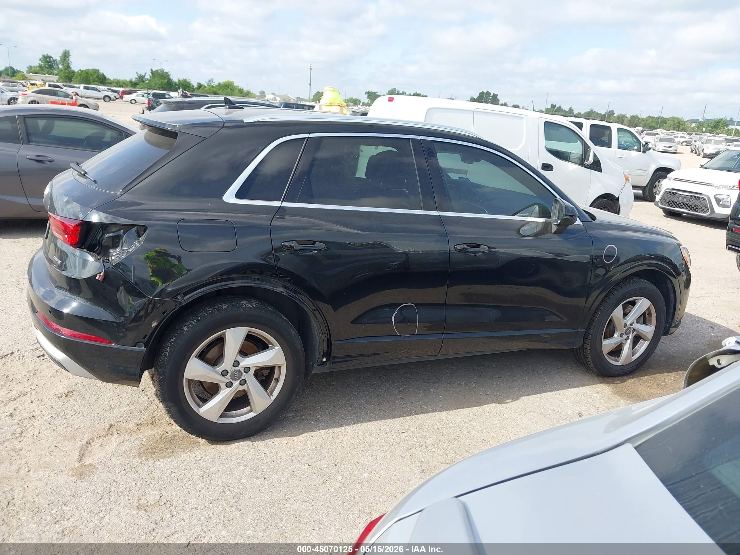 2020 Audi Q3 Premium 45 Tfsi Quattro Tiptronic Black vin: WA1AECF33L1108579