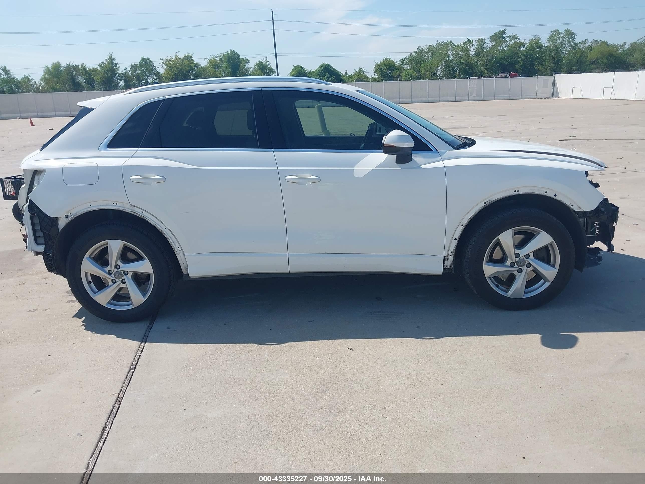2019 Audi Q3 2.0t Premium White vin: WA1AECF39K1087851