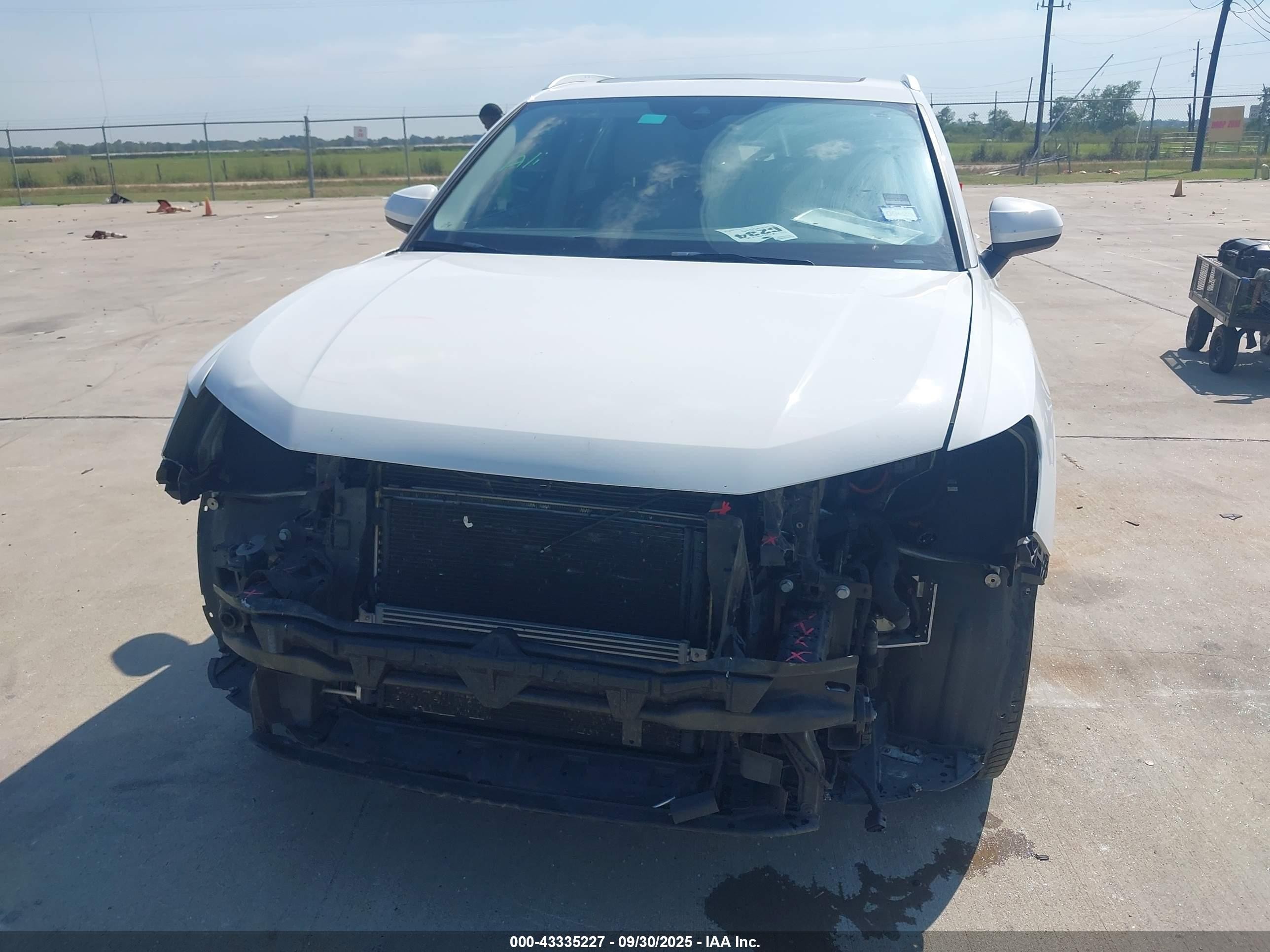 2019 Audi Q3 2.0t Premium White vin: WA1AECF39K1087851