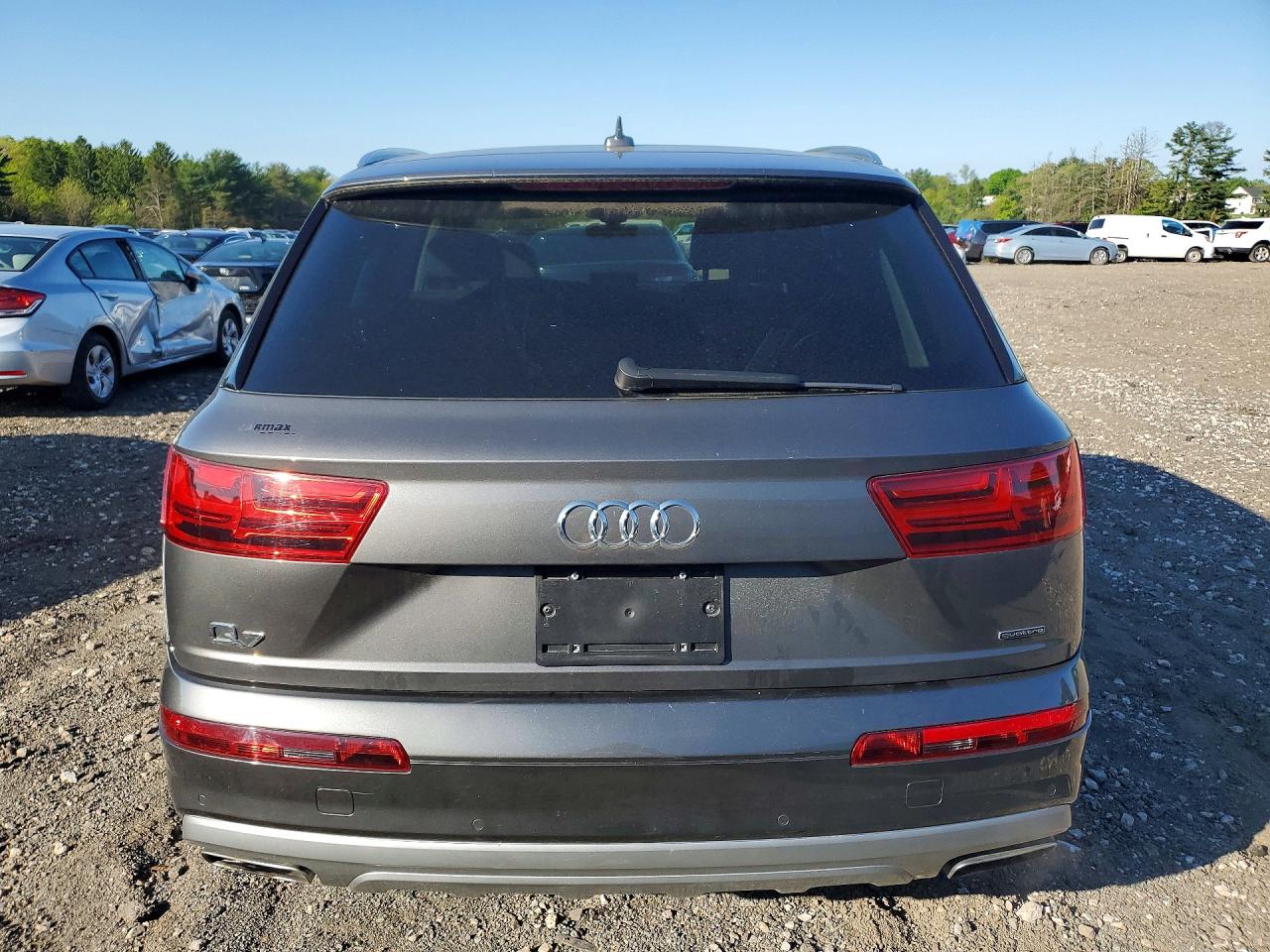 2018 Audi Q7 Premium Gray vin: WA1AHAF78JD034408