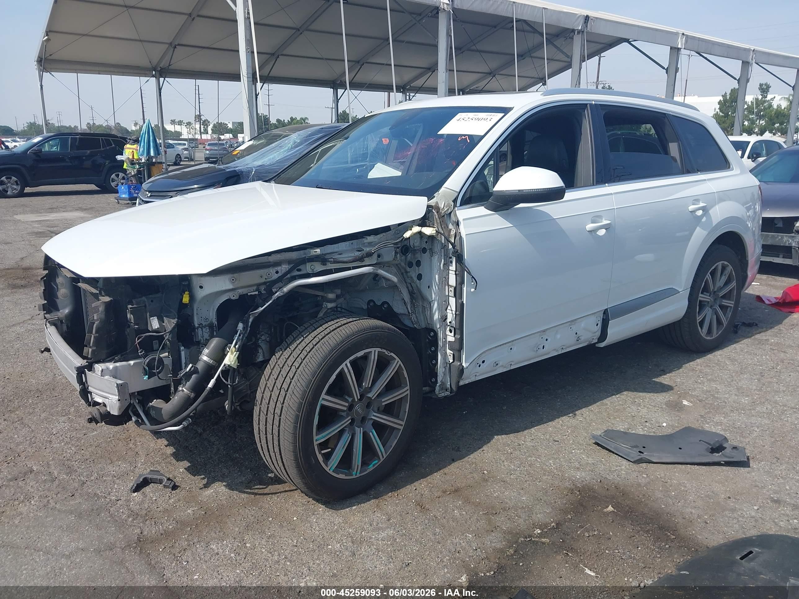 2019 Audi Q7 45 Premium/45 Se Premium Белый vin: WA1AHAF79KD029915