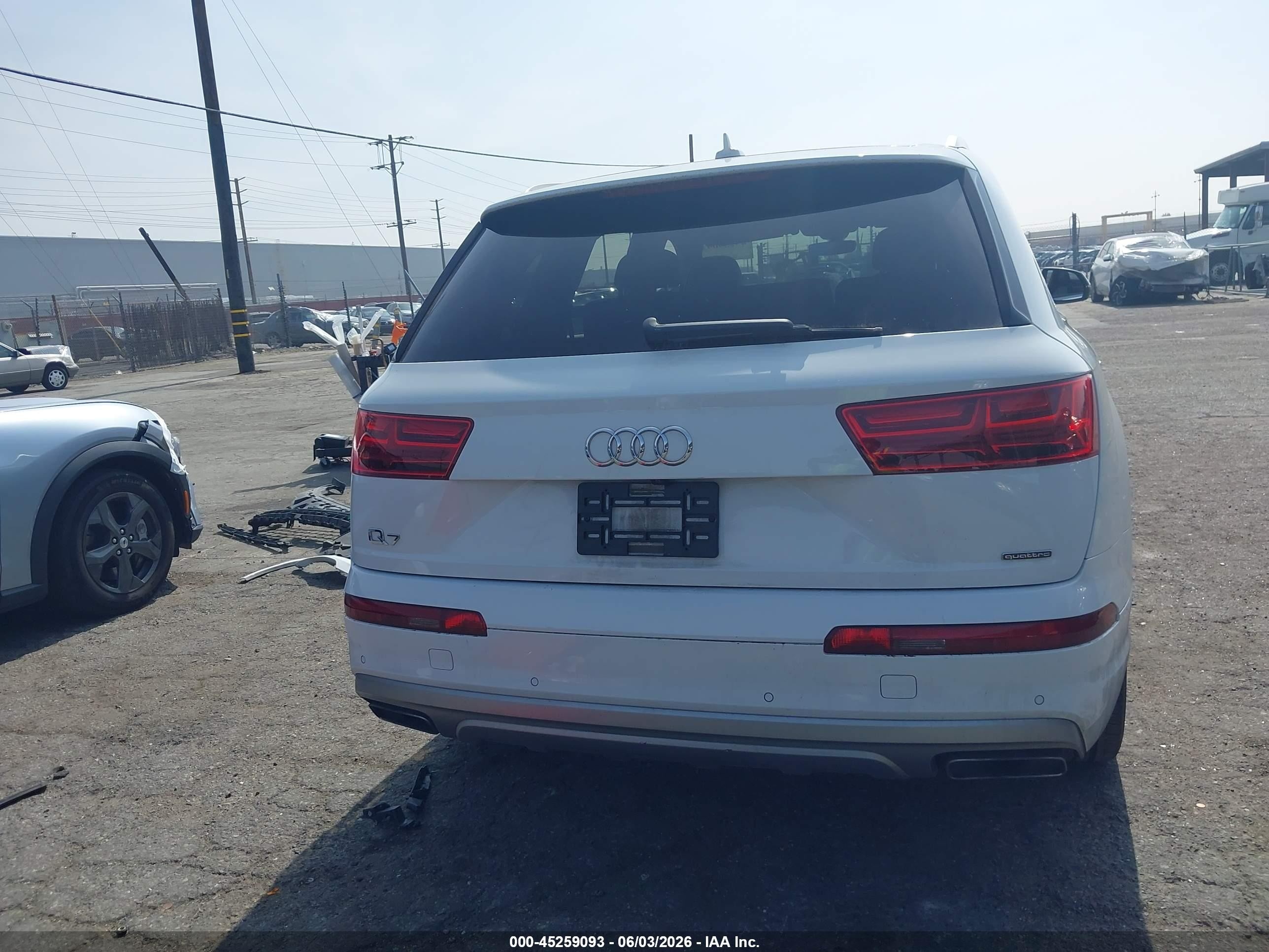 2019 Audi Q7 45 Premium/45 Se Premium Белый vin: WA1AHAF79KD029915