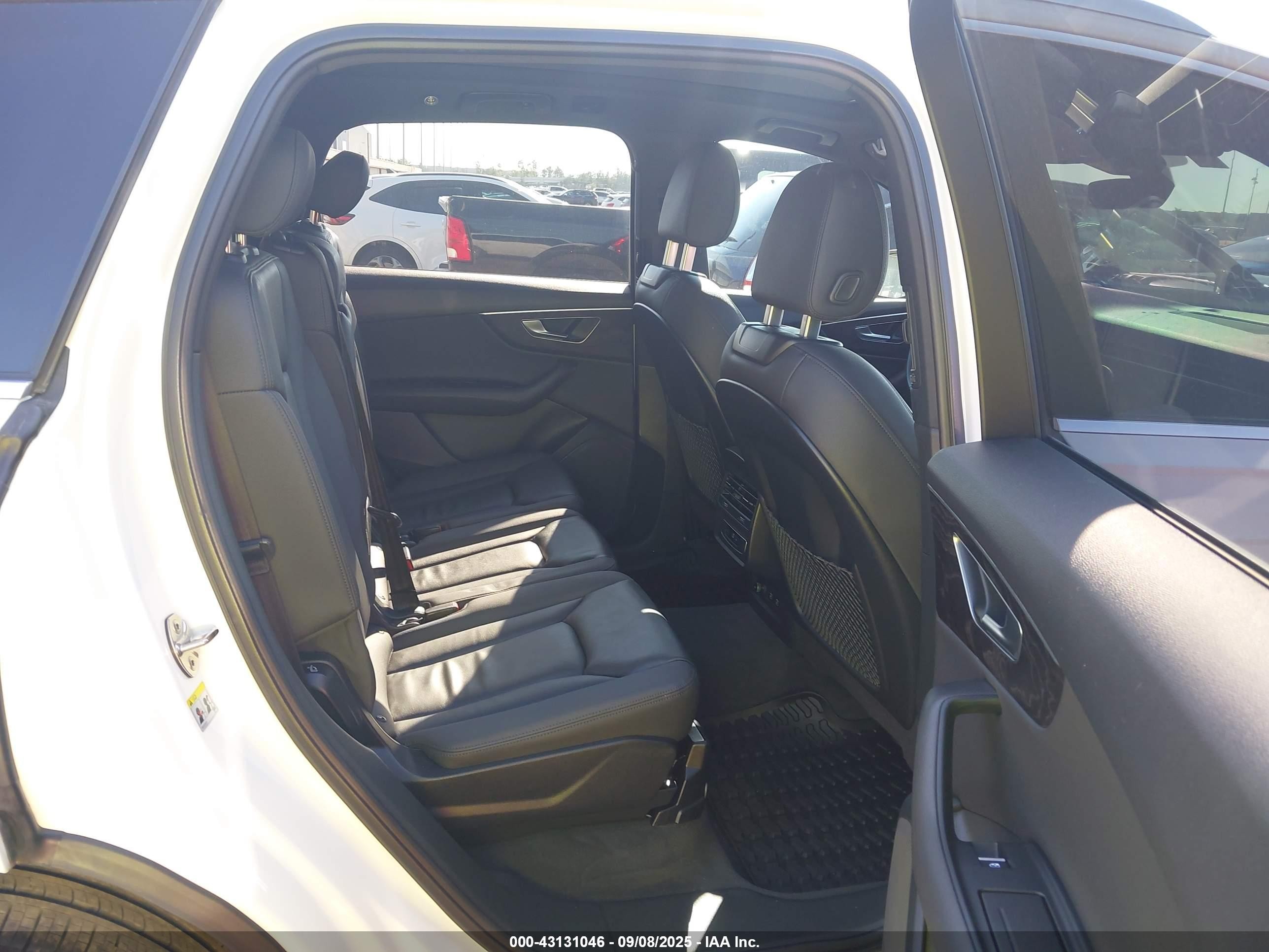 2021 Audi Q7 Premium 45 Tfsi Quattro Tiptronic Белый vin: WA1AJAF70MD016395