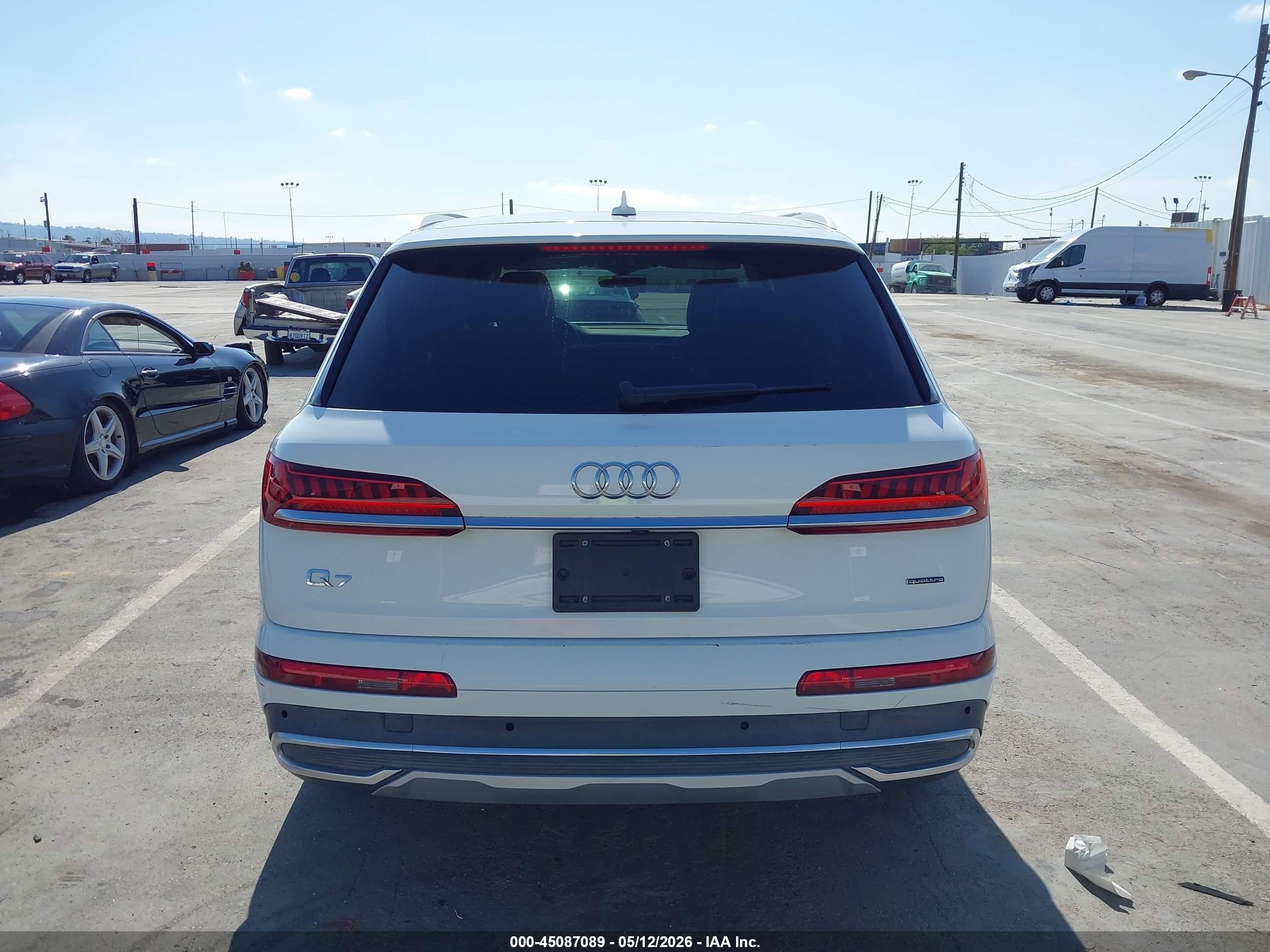 2021 Audi Q7 Premium 45 Tfsi Quattro Tiptronic White vin: WA1AJAF77MD017494
