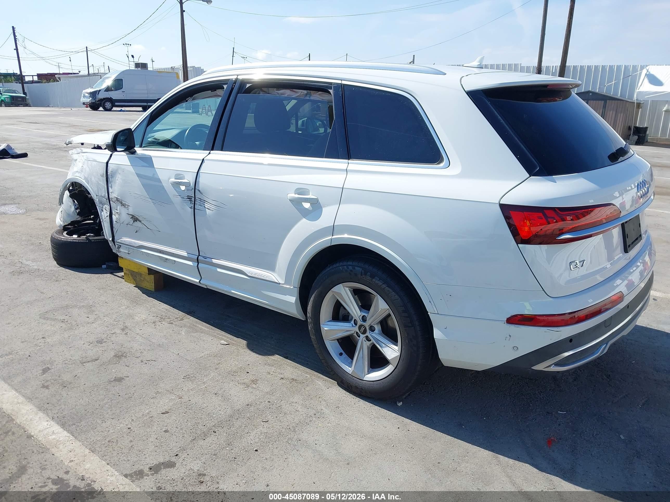 2021 Audi Q7 Premium 45 Tfsi Quattro Tiptronic White vin: WA1AJAF77MD017494