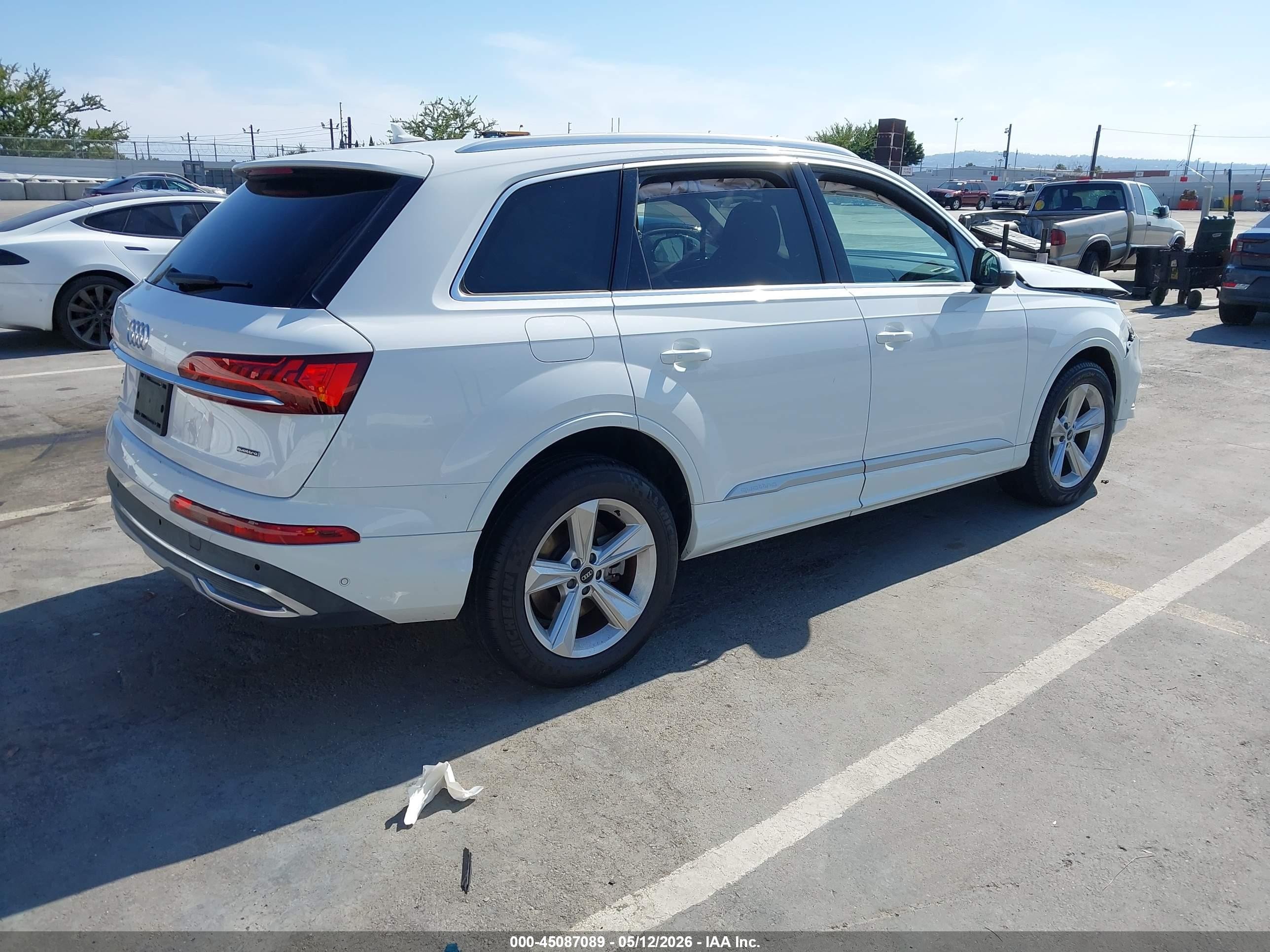 2021 Audi Q7 Premium 45 Tfsi Quattro Tiptronic White vin: WA1AJAF77MD017494
