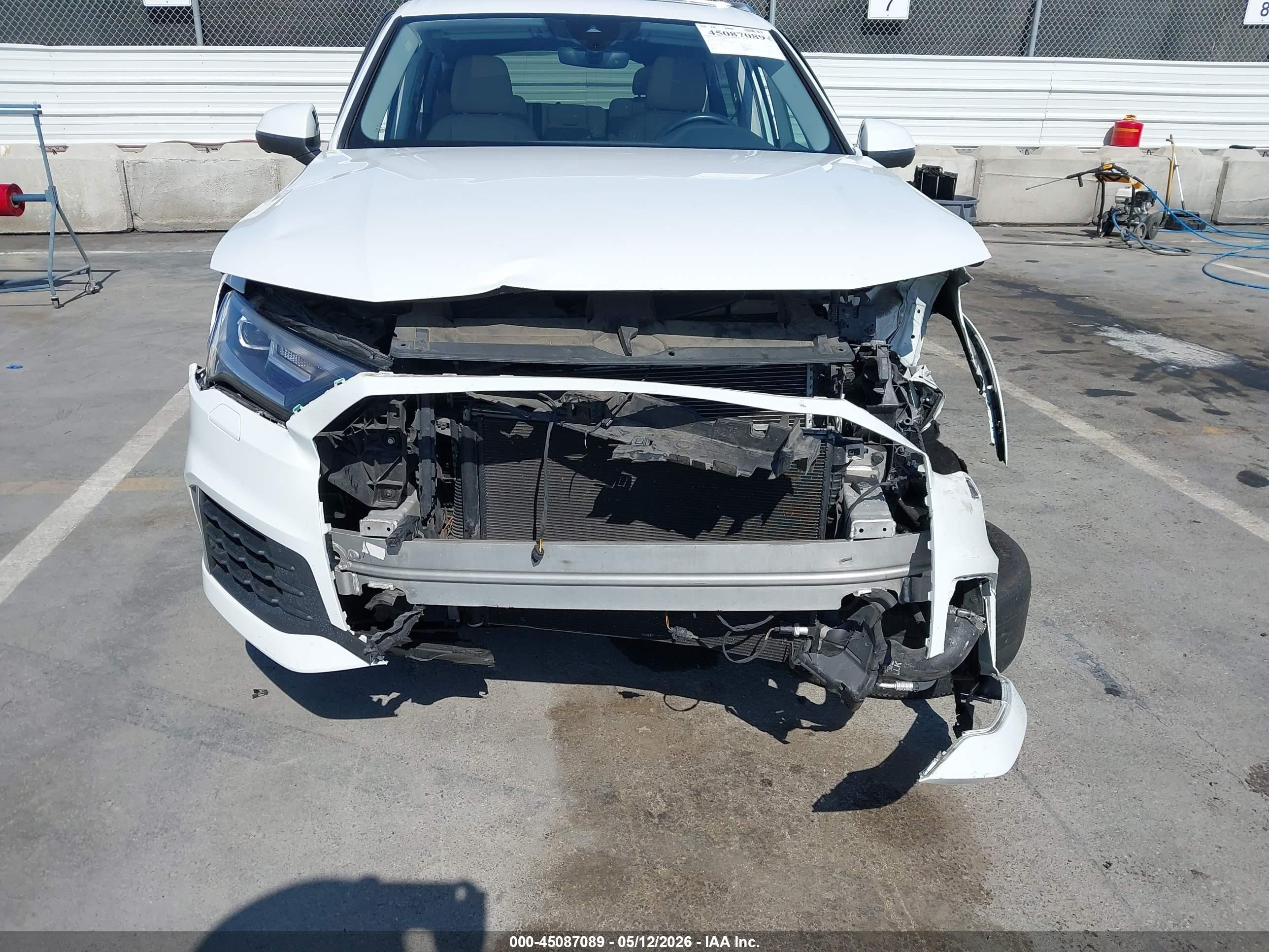 2021 Audi Q7 Premium 45 Tfsi Quattro Tiptronic White vin: WA1AJAF77MD017494