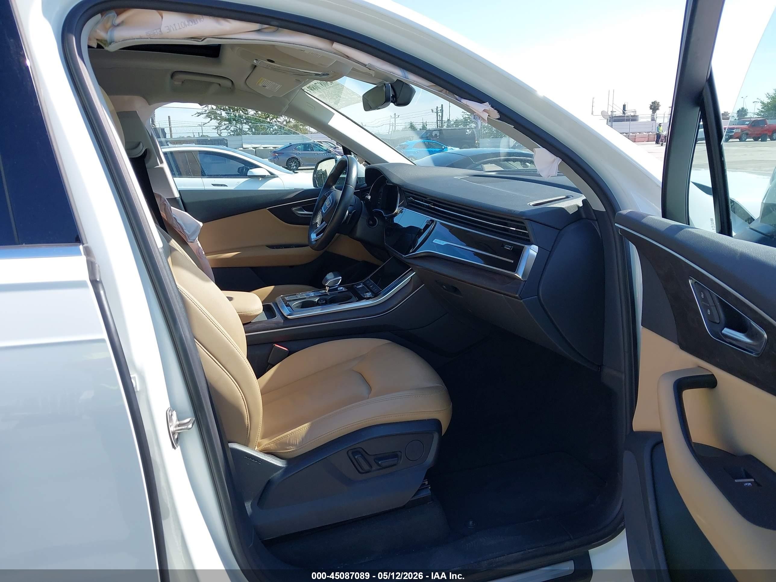 2021 Audi Q7 Premium 45 Tfsi Quattro Tiptronic White vin: WA1AJAF77MD017494