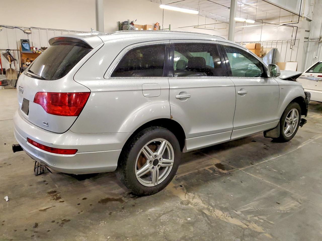 2009 Audi Q7 Tdi Silver vin: WA1AM74LX9D037000