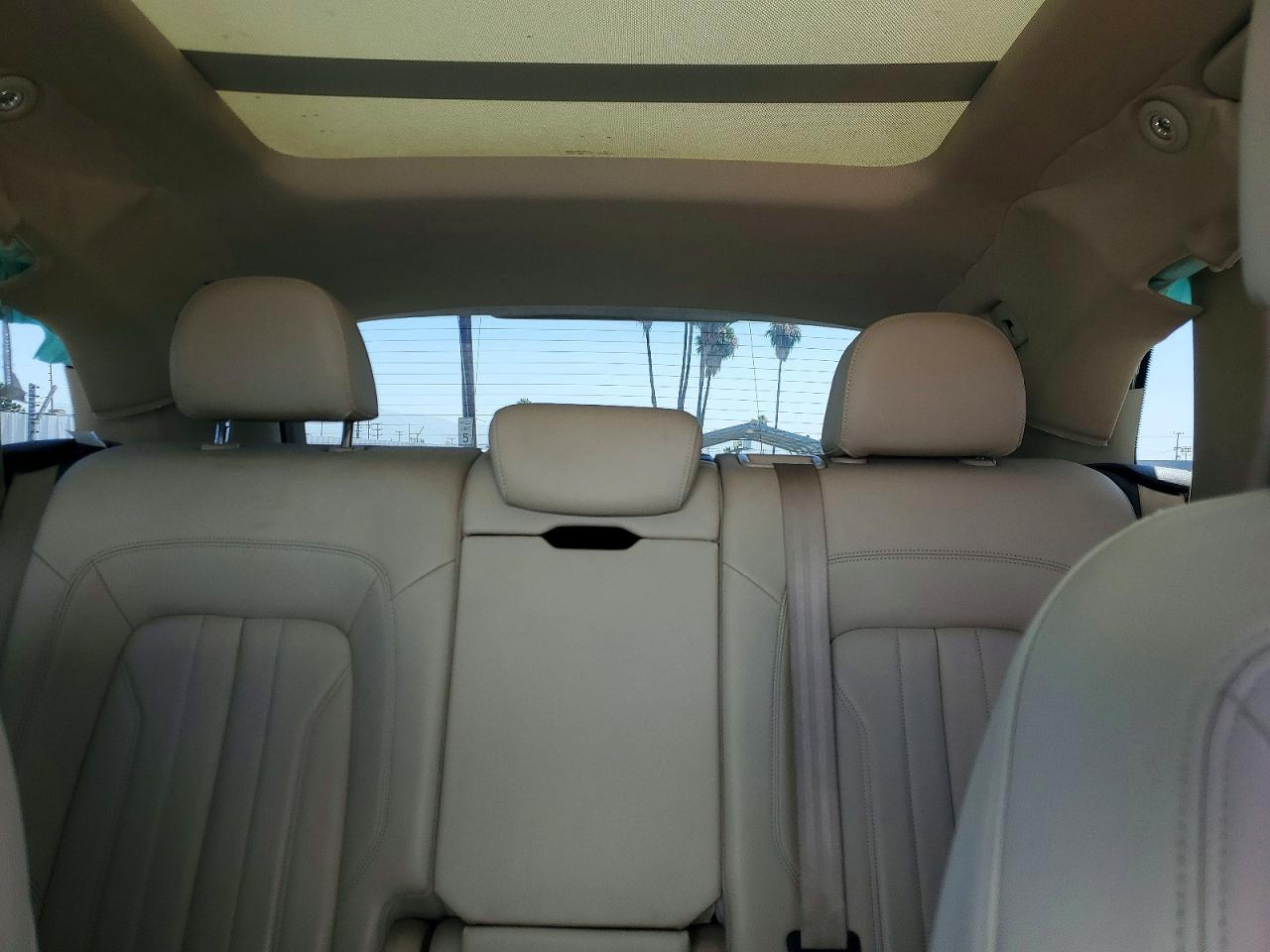 2019 Audi Q5 Premium White vin: WA1ANAFY0K2116874