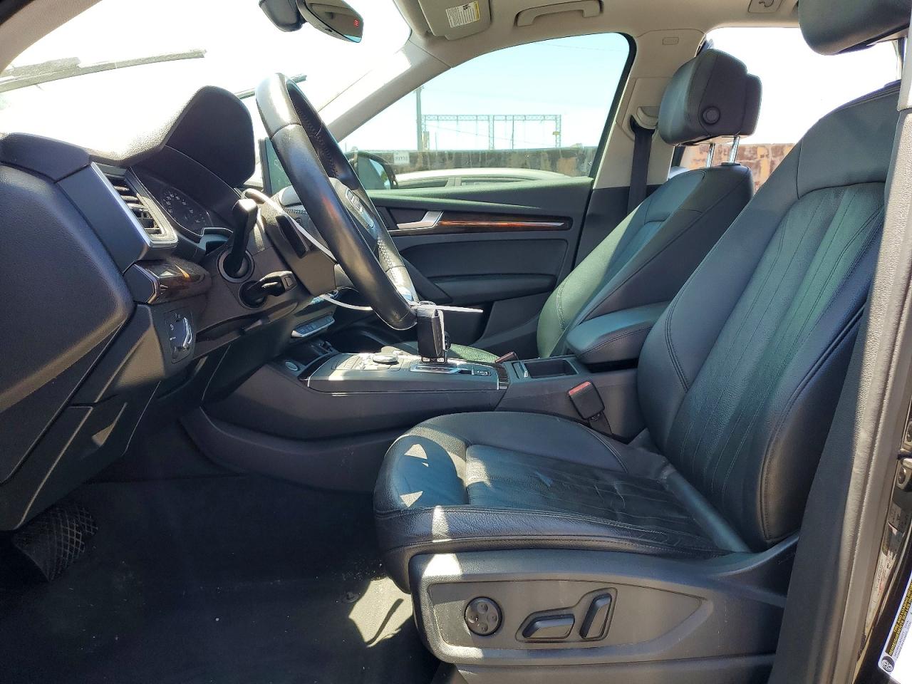 2019 Audi Q5 Premium Black vin: WA1ANAFY2K2023564