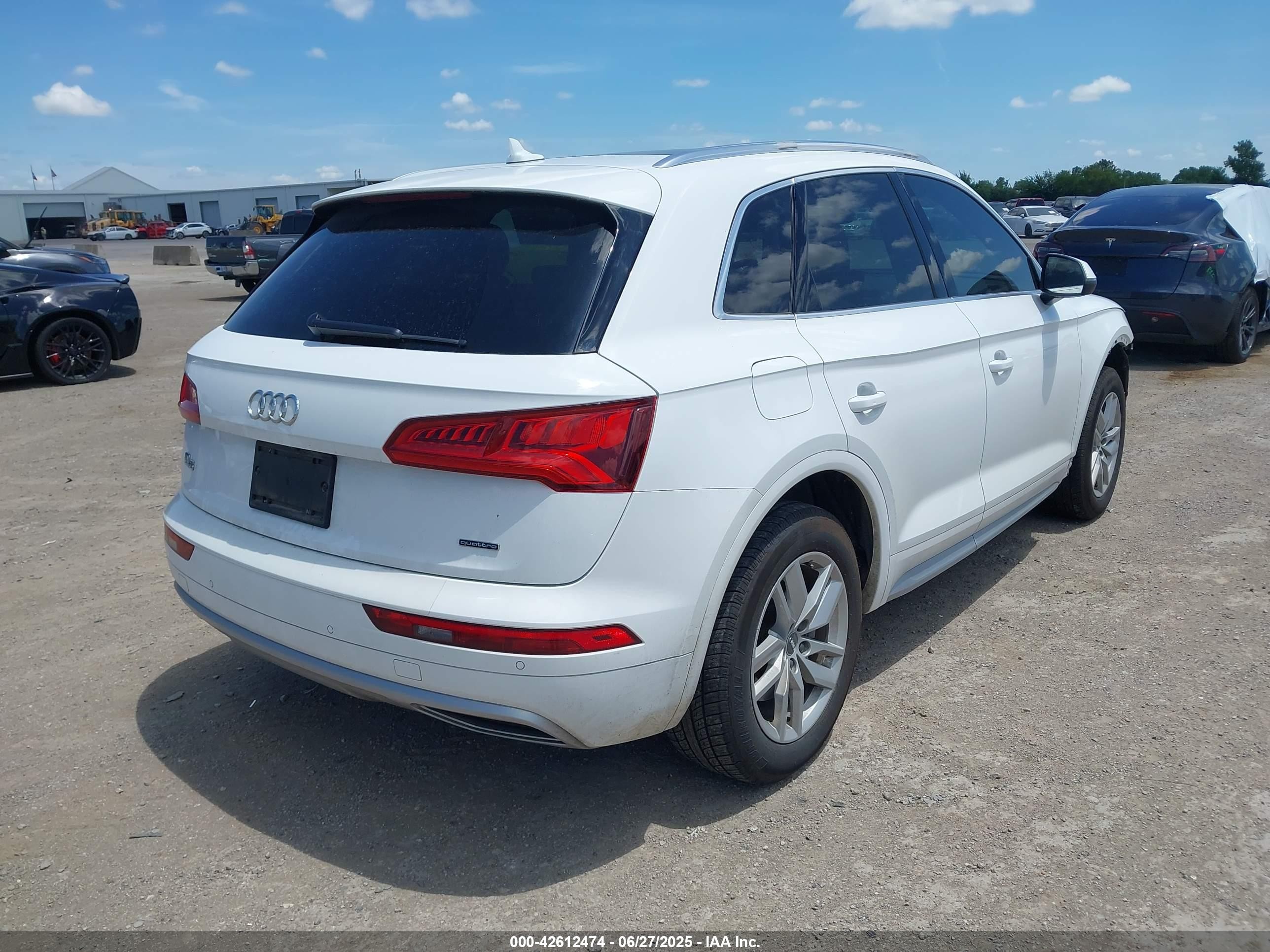 2020 Audi Q5 Premium 45 Tfsi Quattro S Tronic White vin: WA1ANAFY4L2064439
