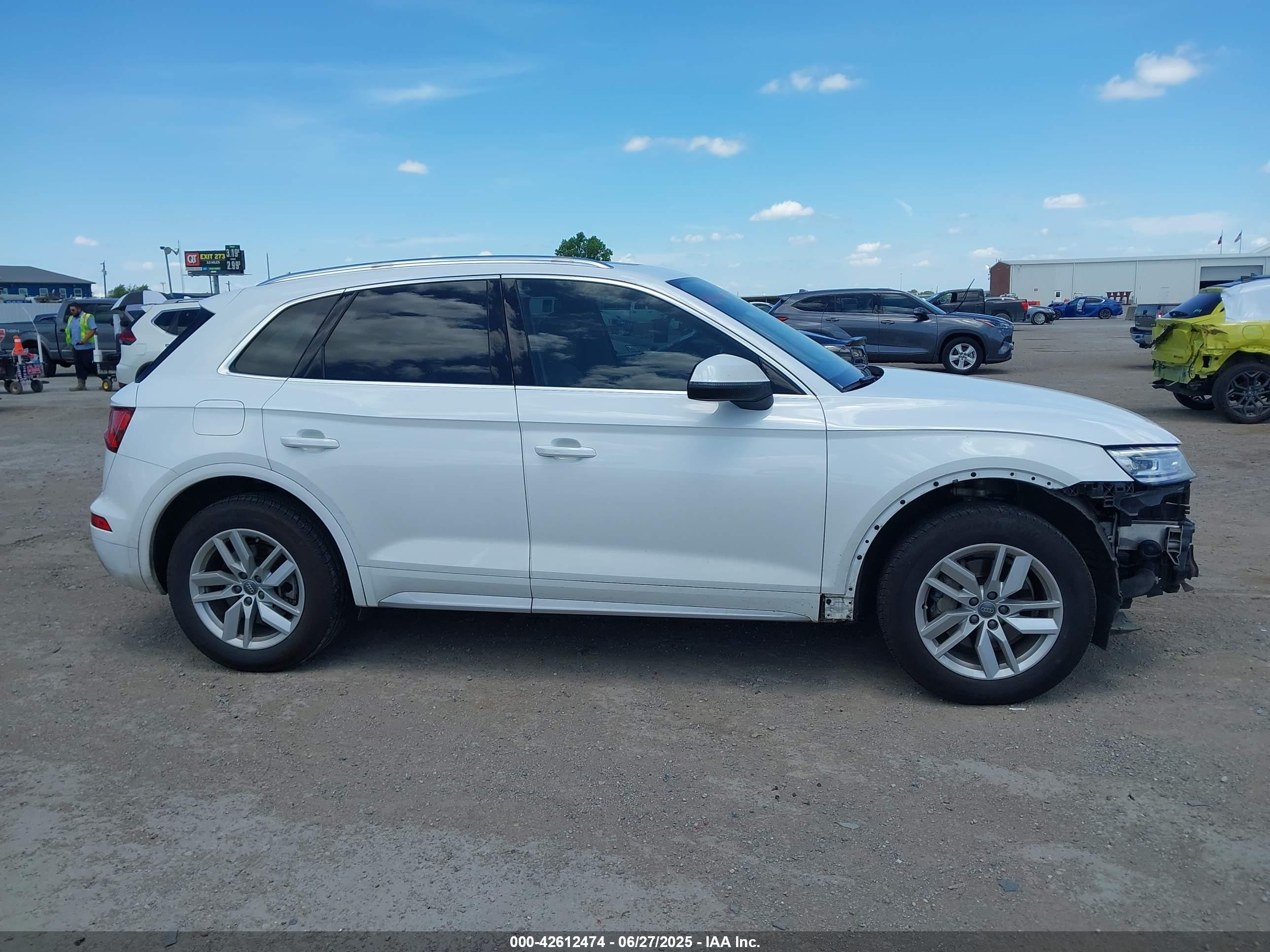 2020 Audi Q5 Premium 45 Tfsi Quattro S Tronic White vin: WA1ANAFY4L2064439
